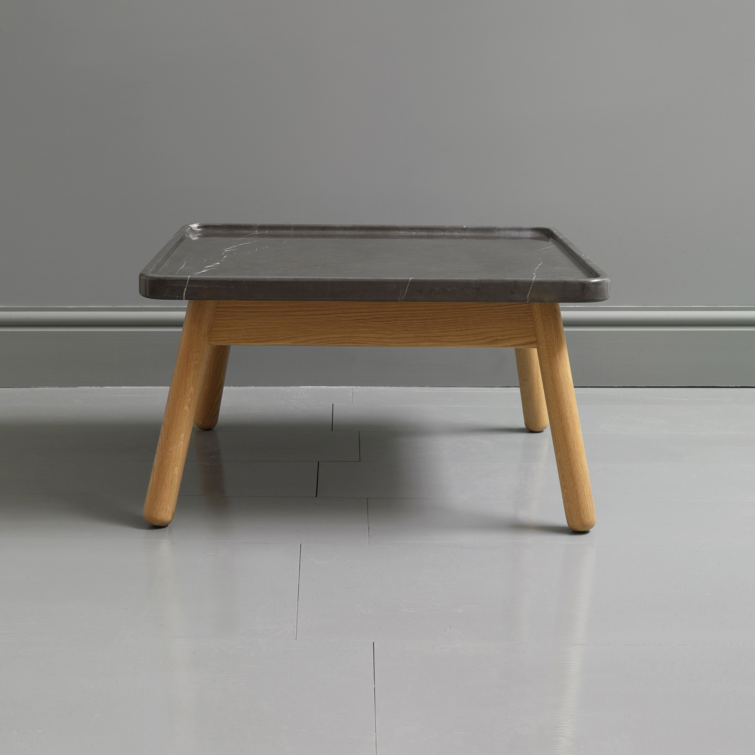 Produkt Carve marble small square coffee table des Herstellers Bethan Gray anzeigen
