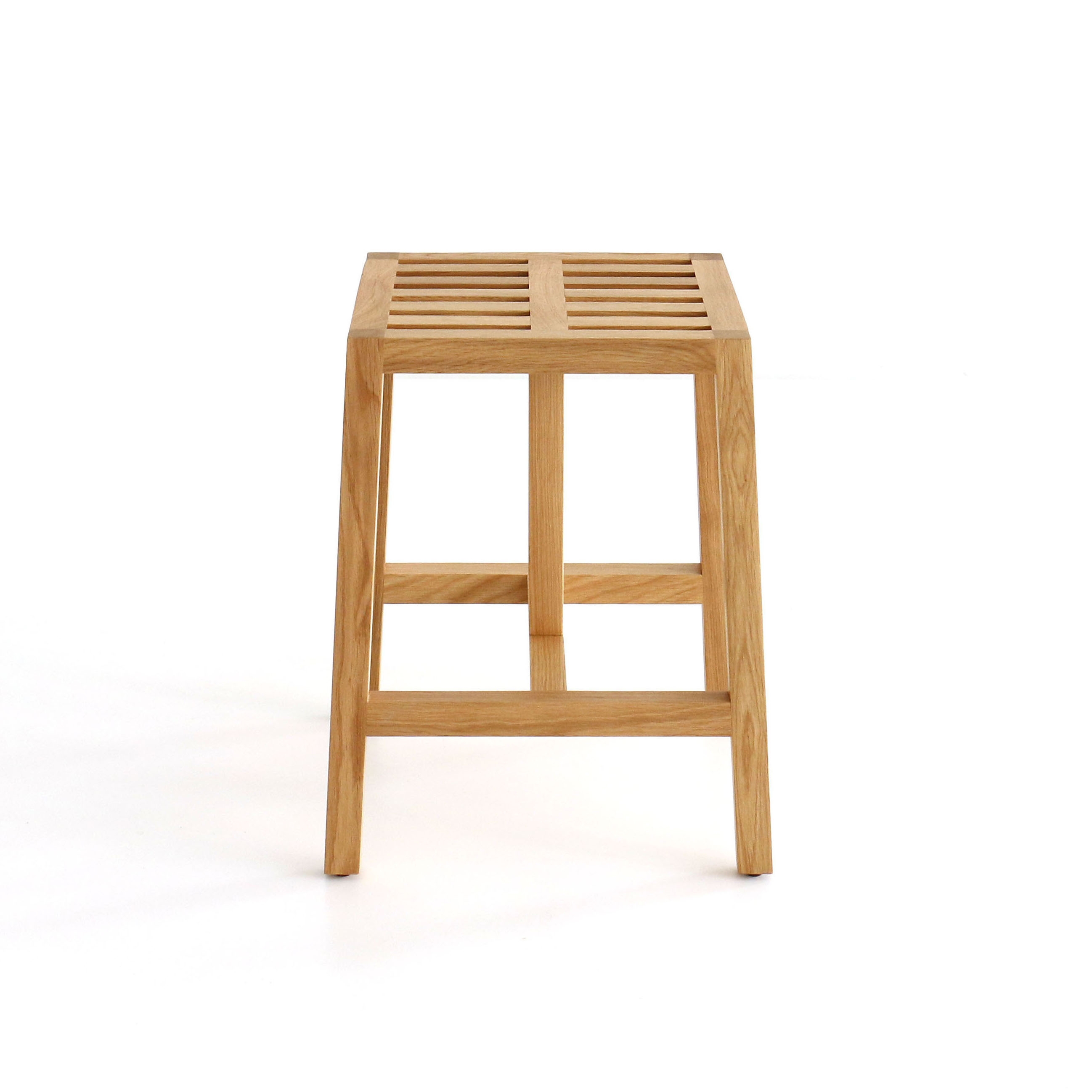 Mostra il prodotto Tween stool del produttore Branca-Lisboa