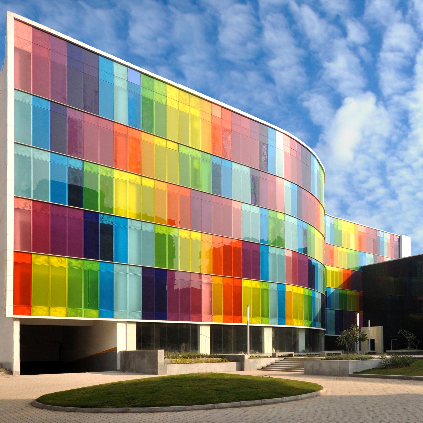 Display product Vanceva | Glass Facades/Curtain Walls from manufacturer Vanceva