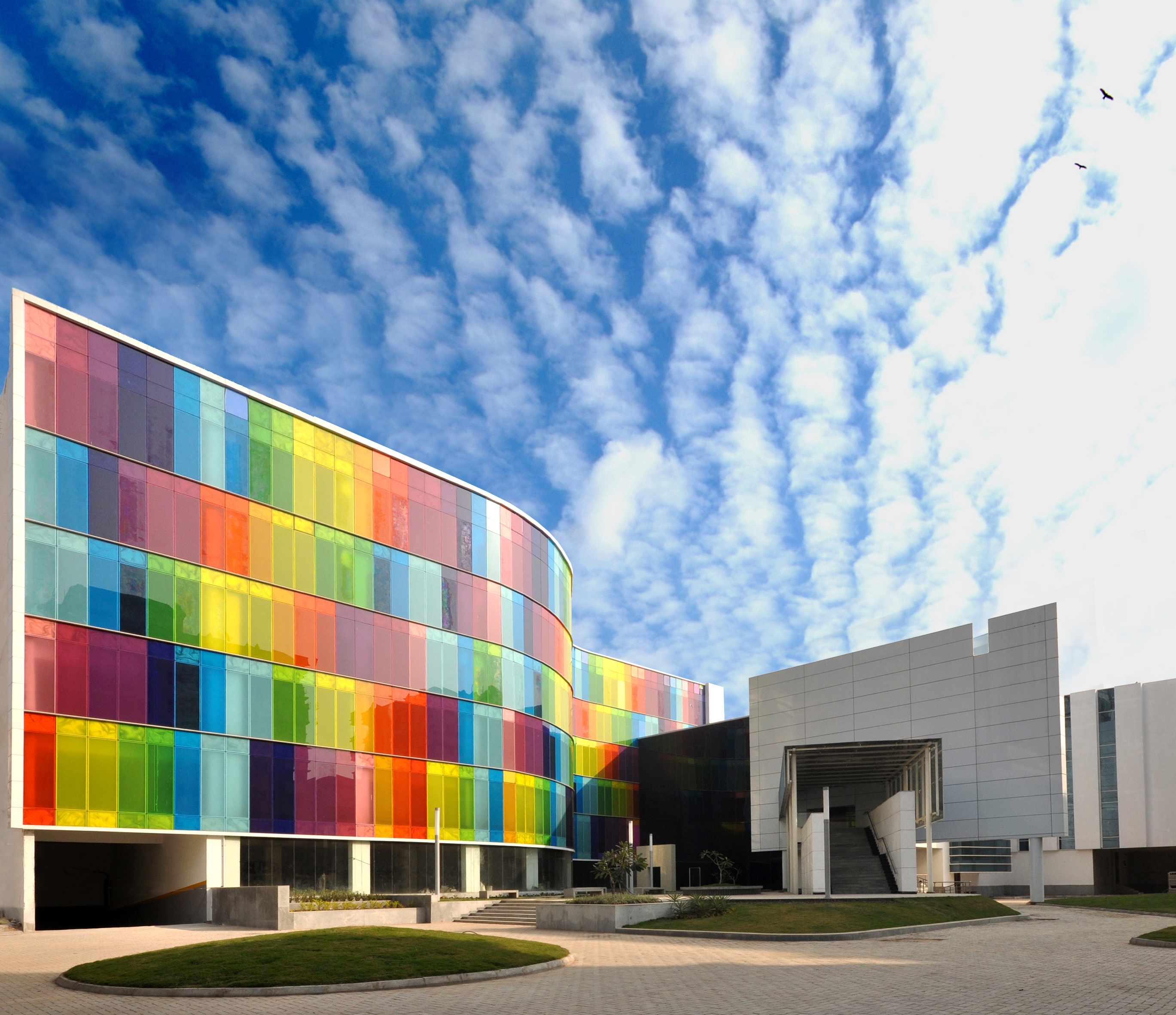 Display product Vanceva | Glass Facades/Curtain Walls from manufacturer Vanceva