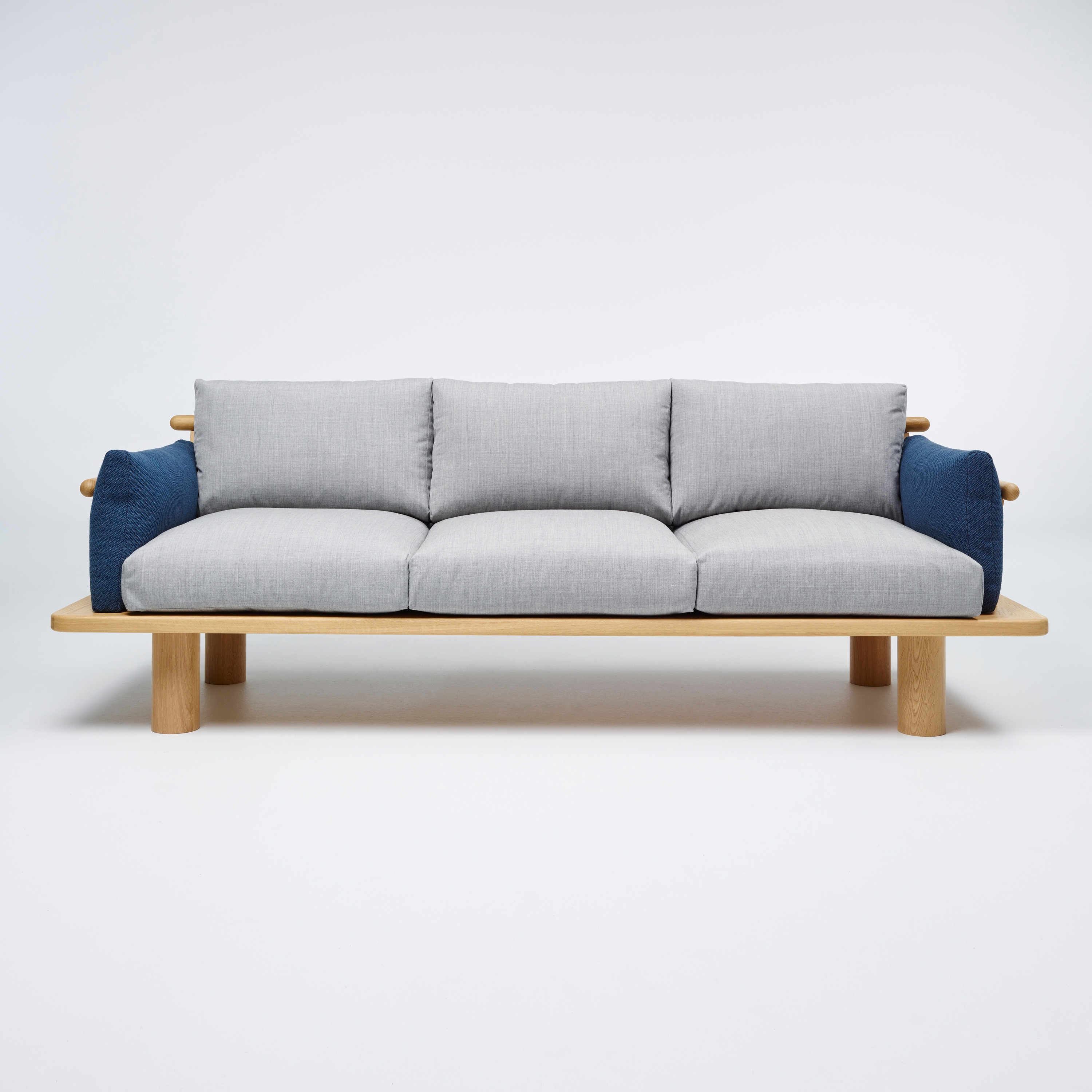 Mostrar el producto September Sofa del fabricante Cruso