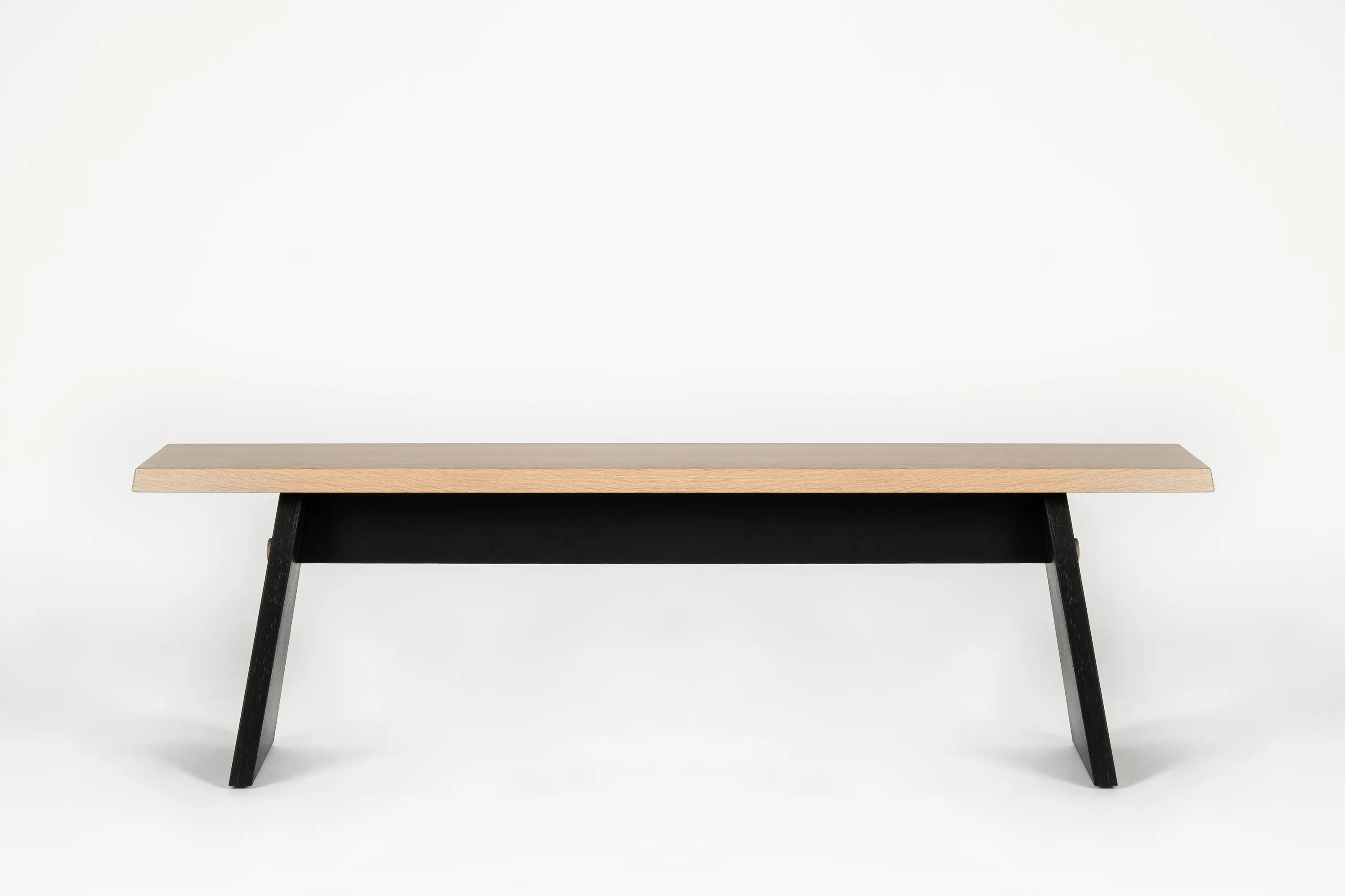 Cruso - June Bench