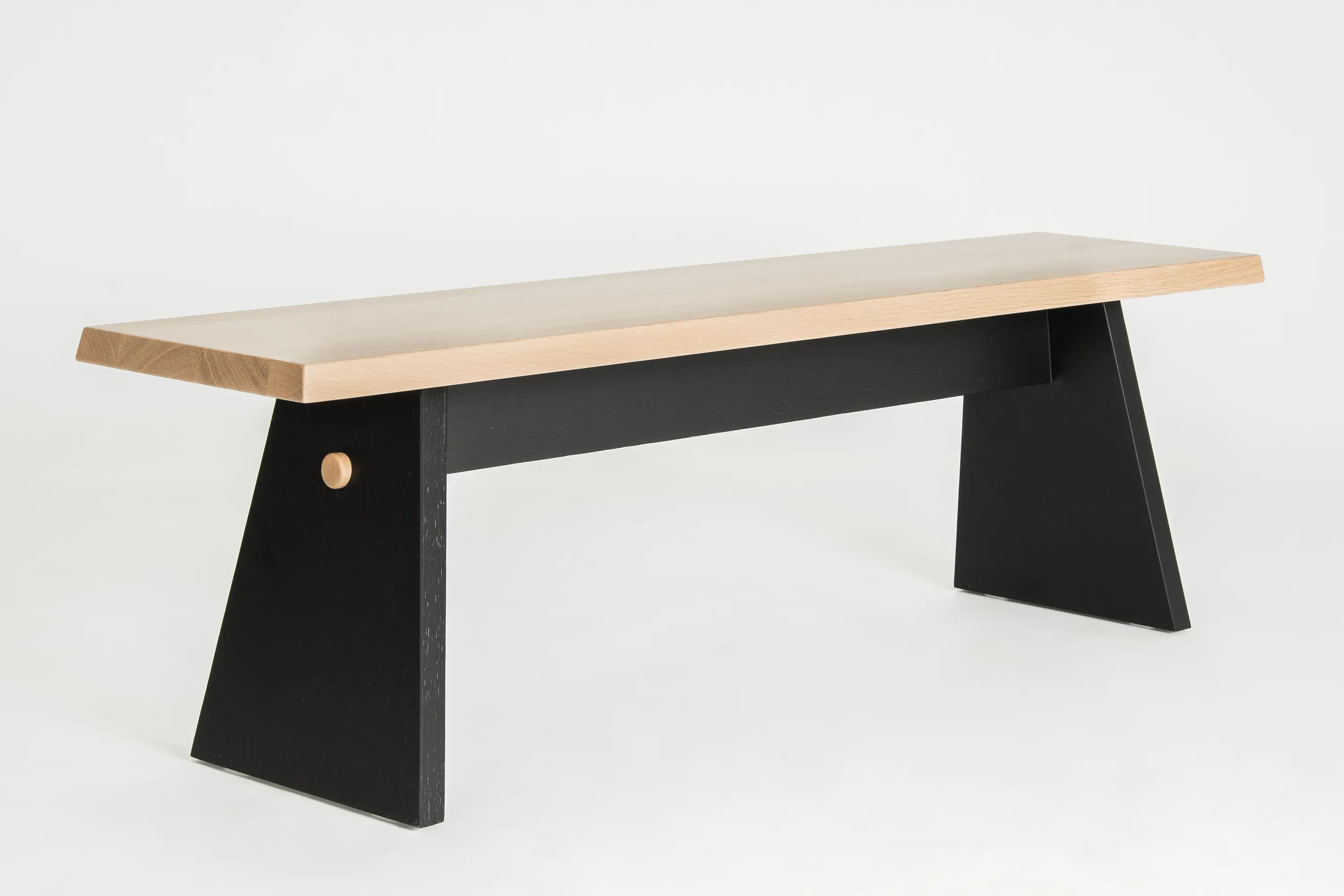 Cruso - June Bench