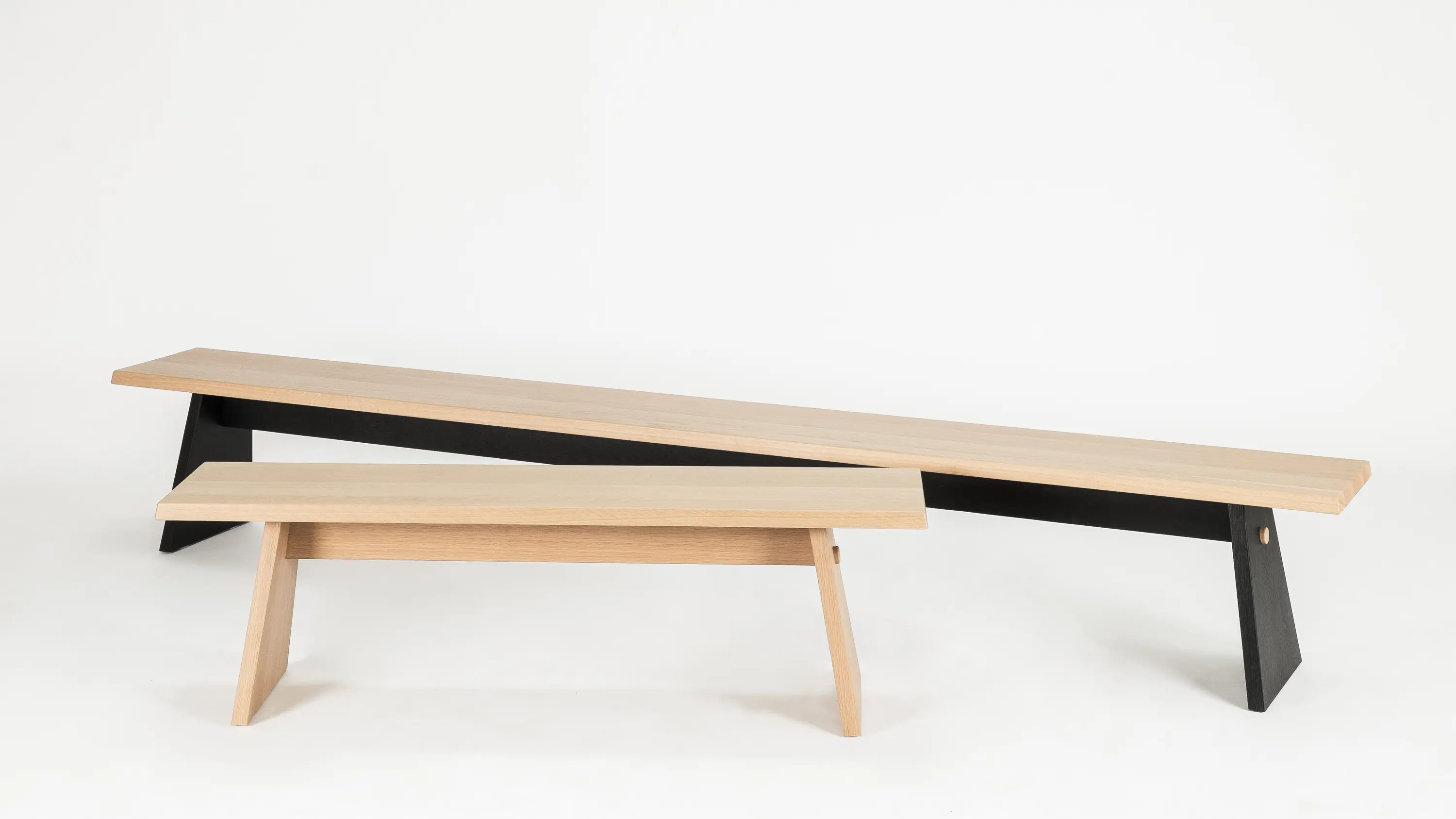 Cruso - June Bench