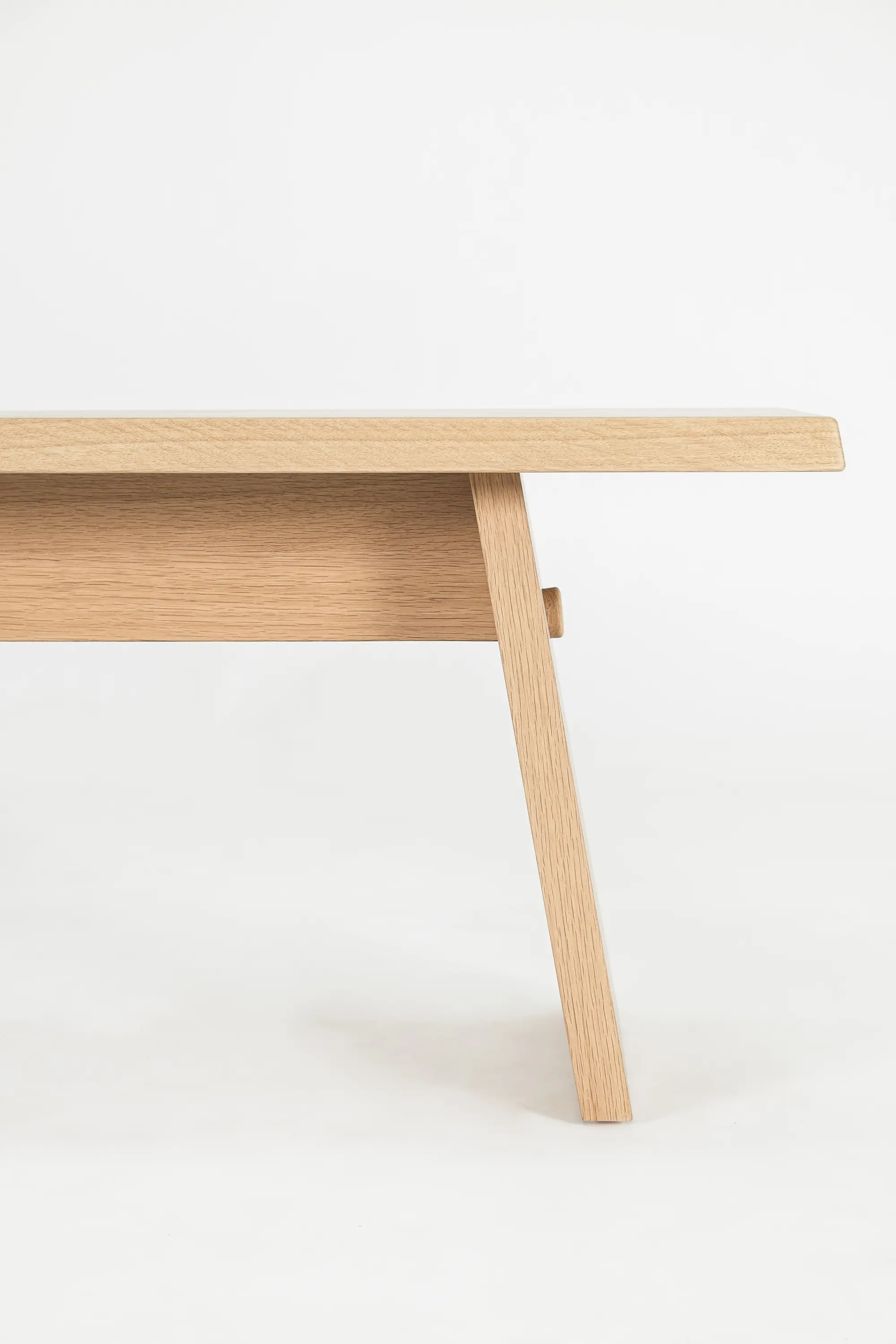 Cruso - June Bench