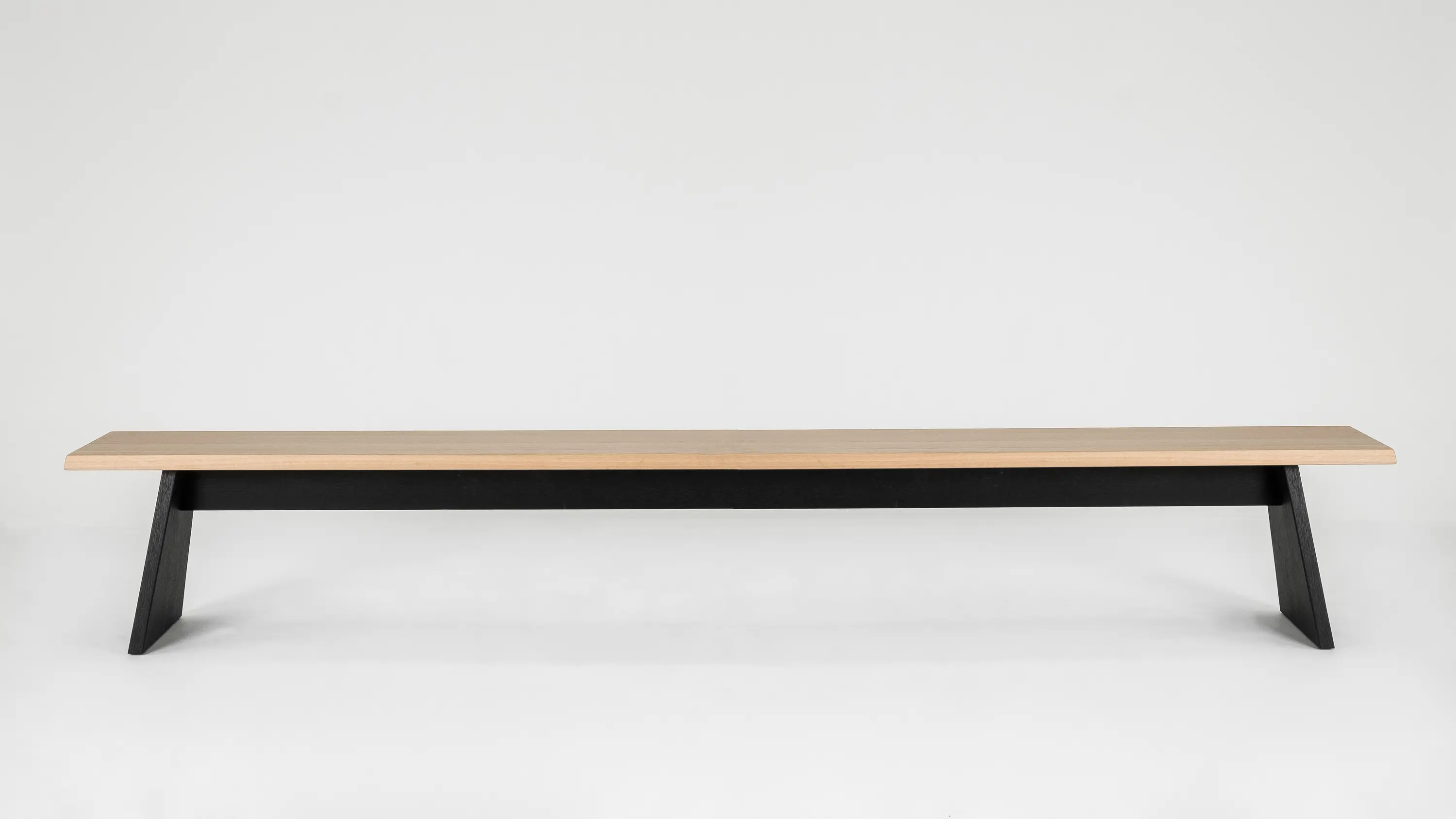 Cruso - June Bench
