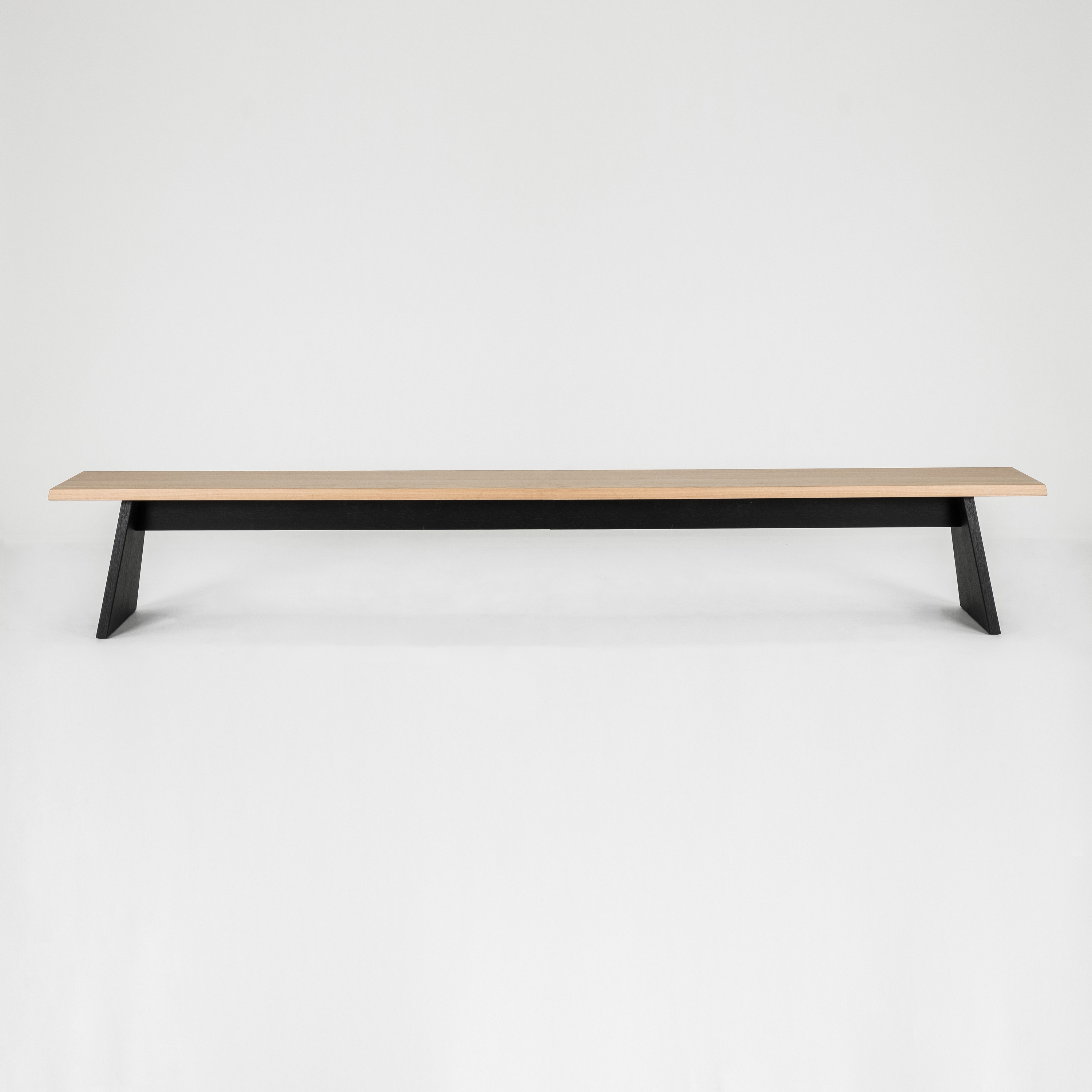 Display product June Bench from manufacturer Cruso