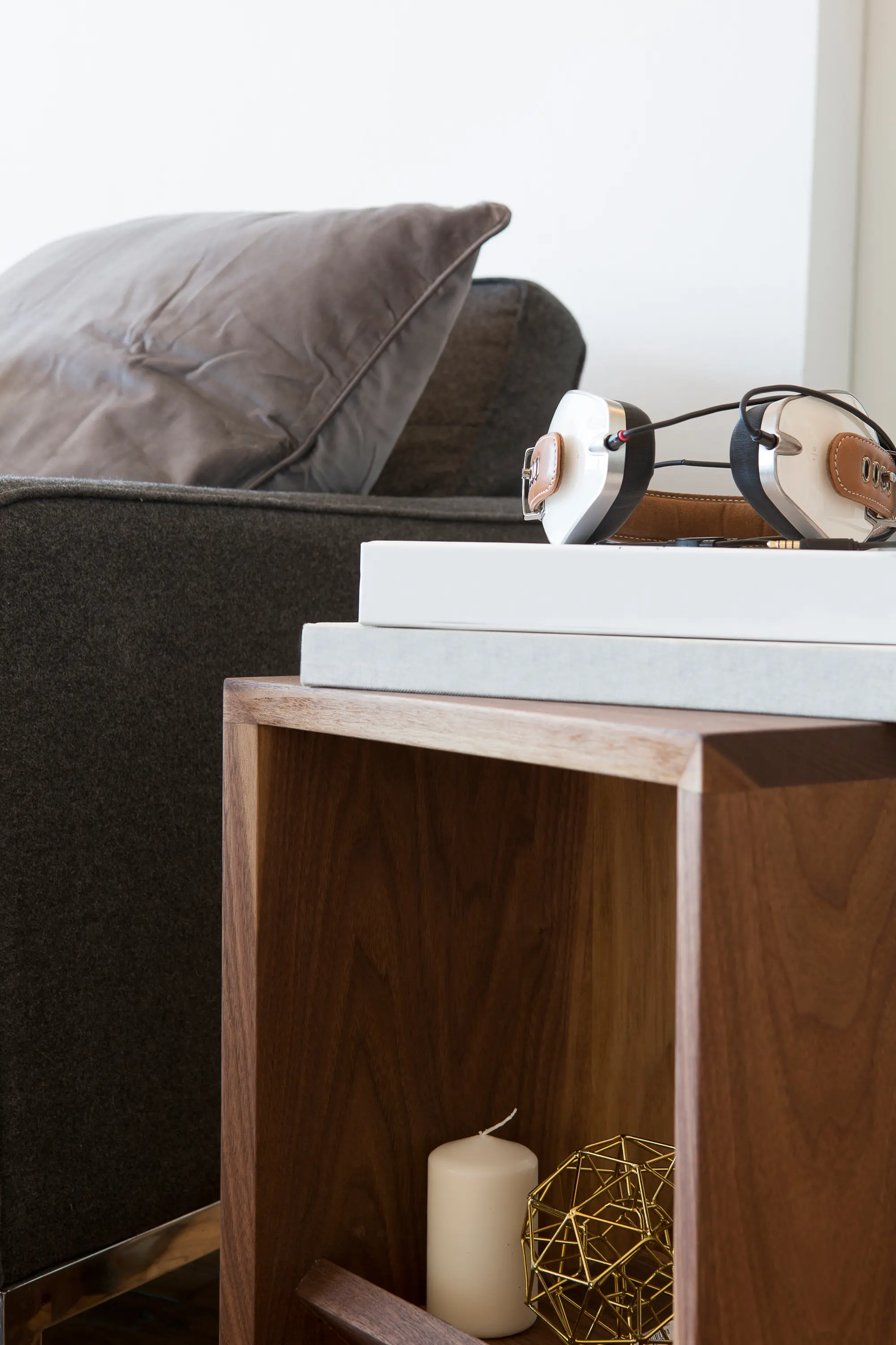 Thislexik - Biscuit Side Table
