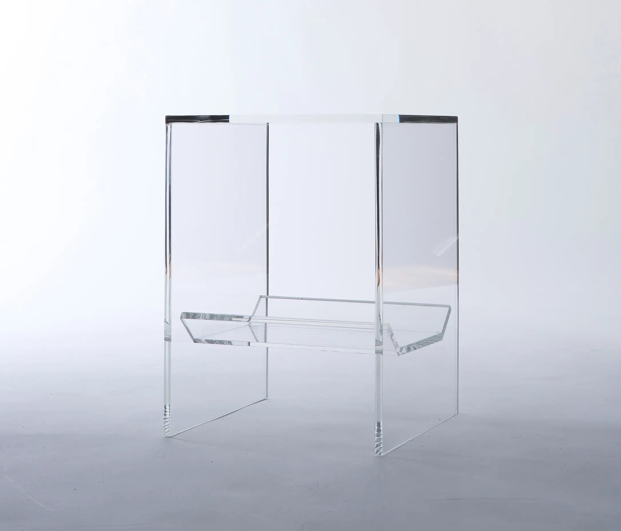 Thislexik - Bond Side Table