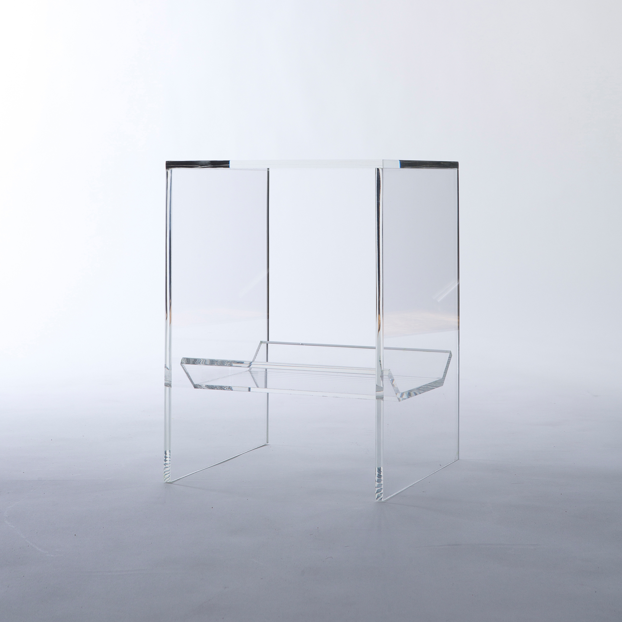 Display product Bond Side Table from manufacturer Thislexik