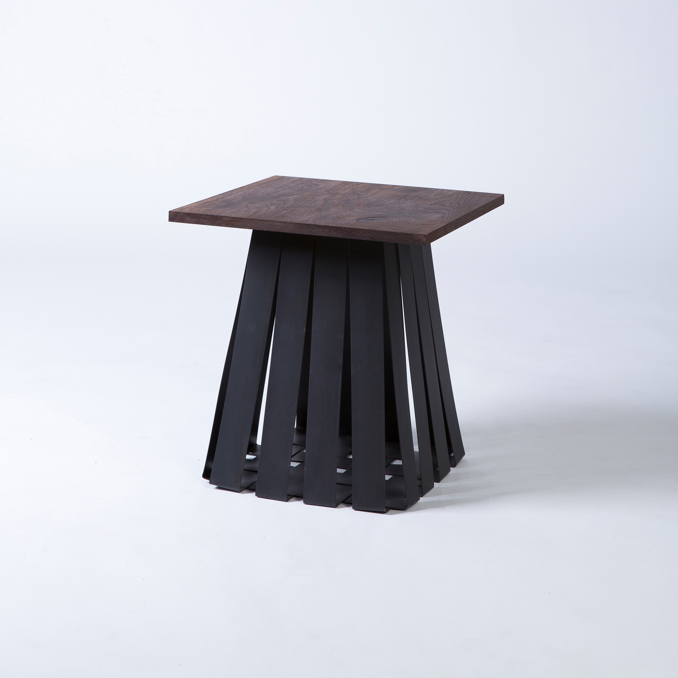 Display product Plated Table from manufacturer Thislexik