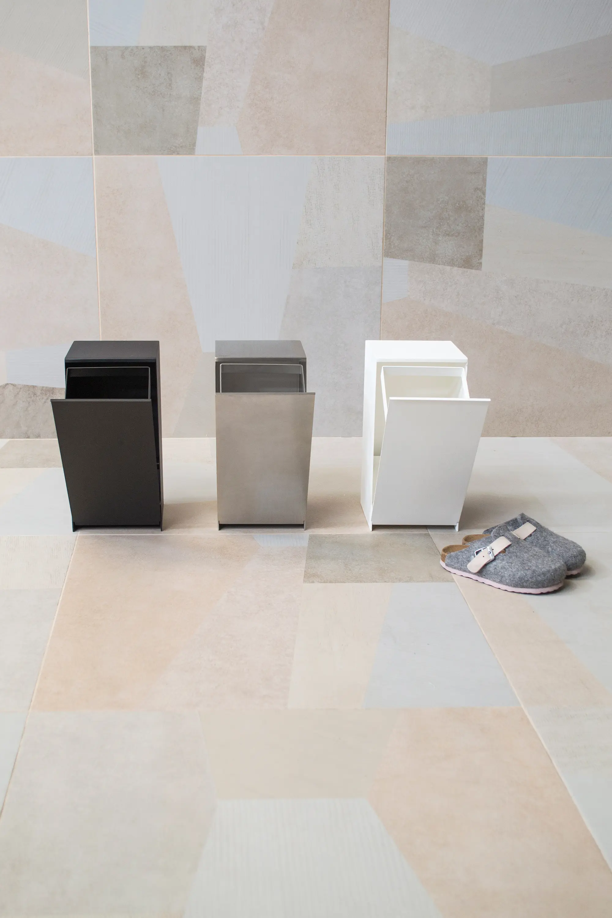 mg12 - Franz toilet roll holder