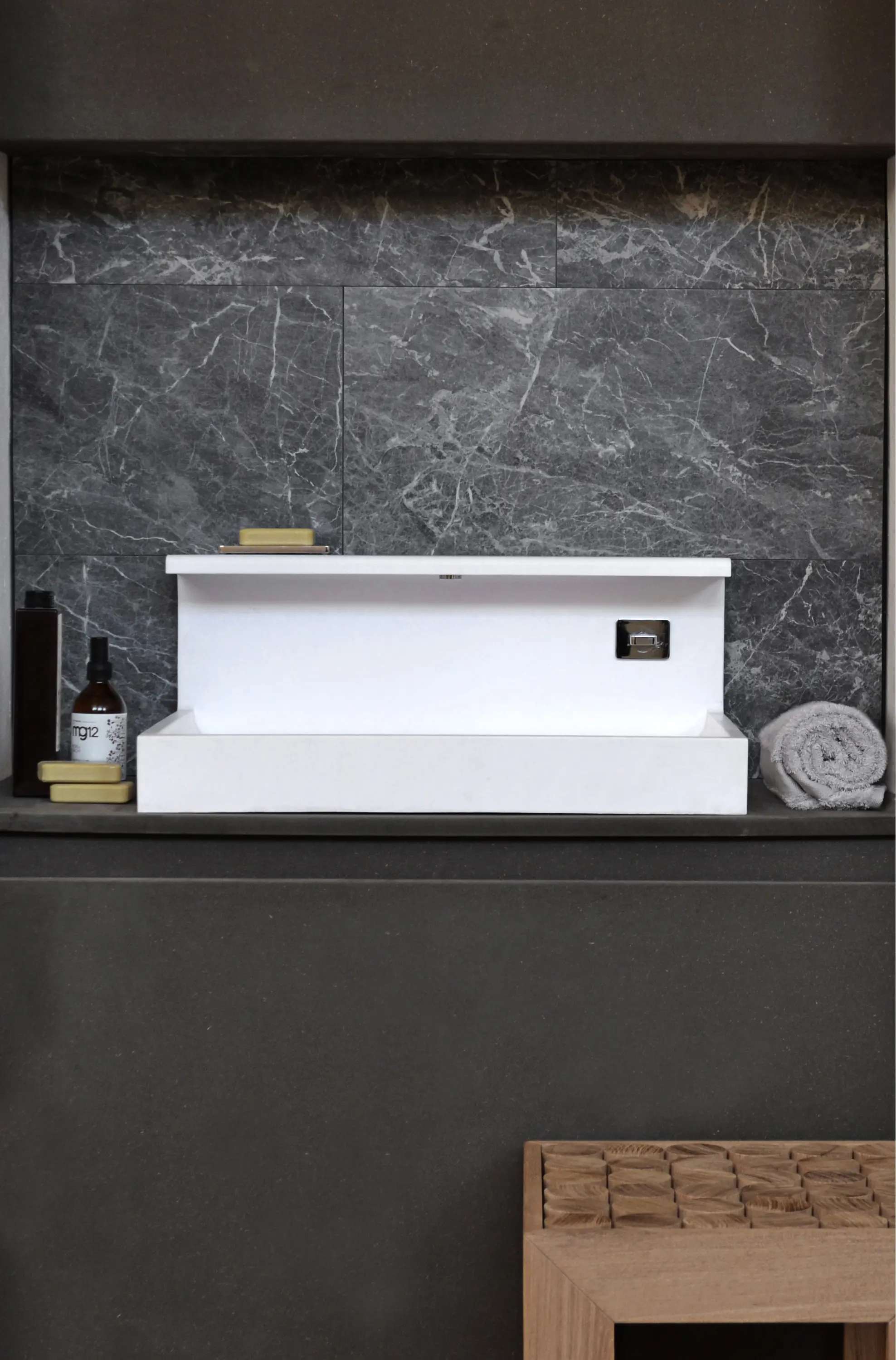 mg12 - JP Washbasin solid surface