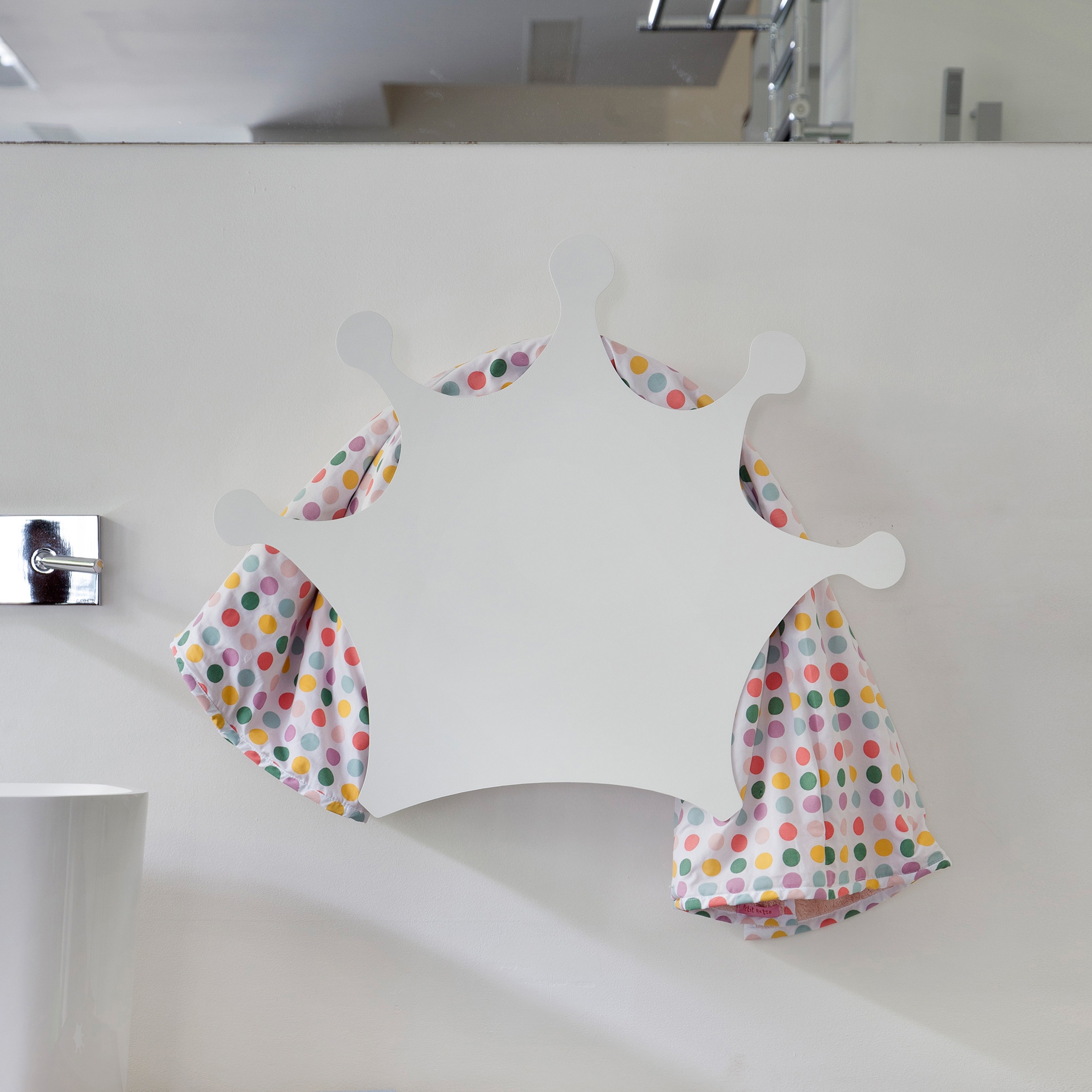 Display product Kids towel warmer crown from manufacturer mg12