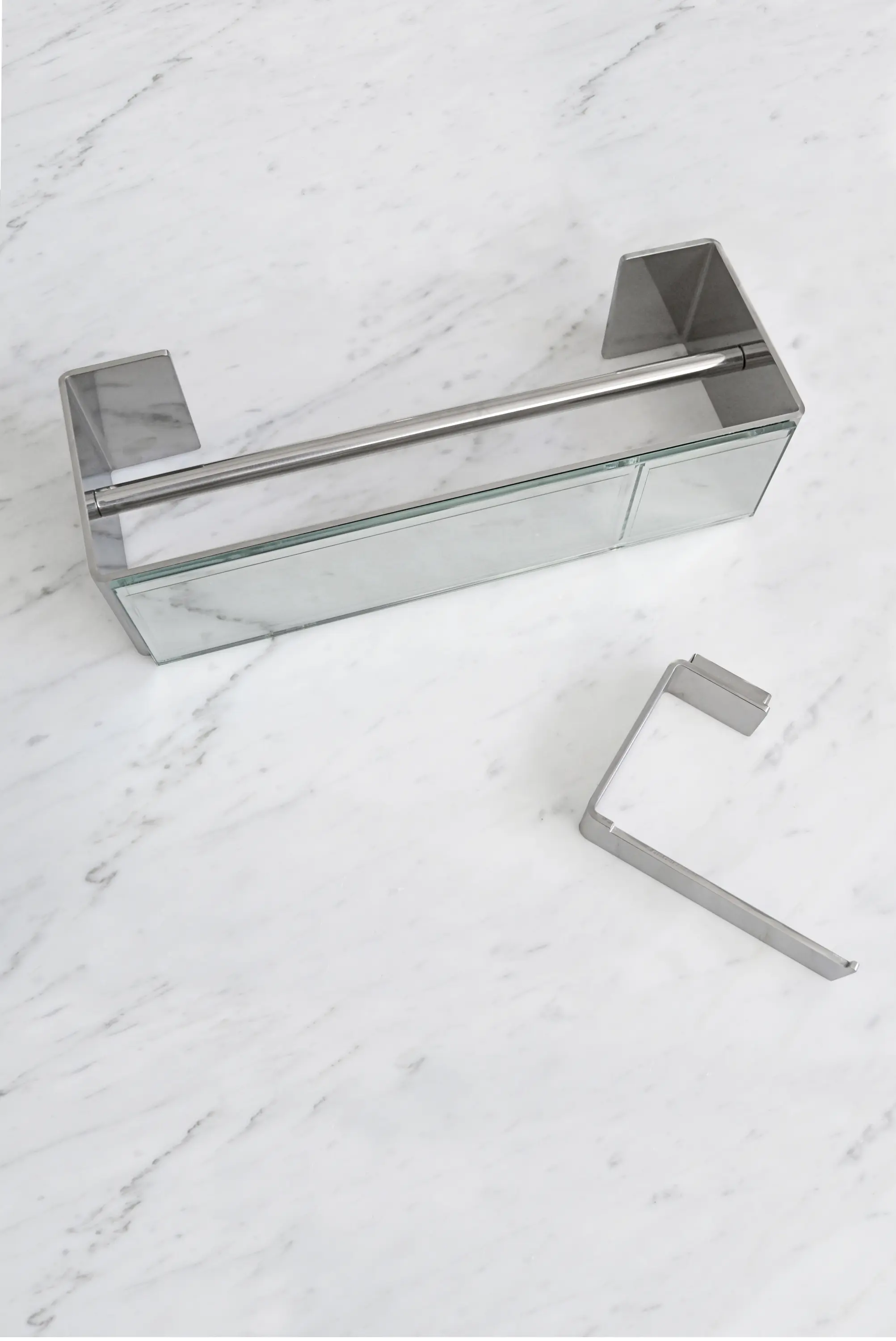 mg12 - Mirror towel rail