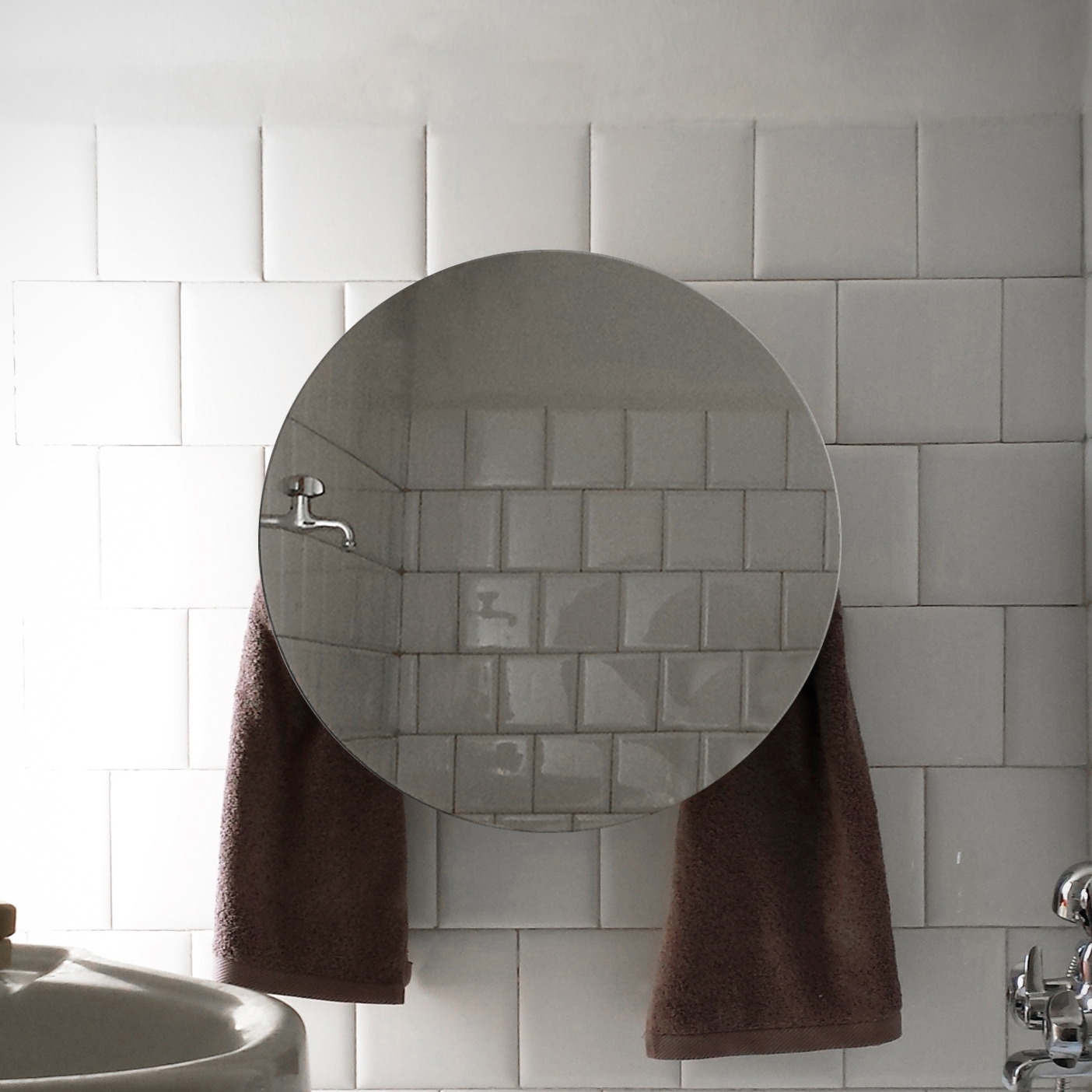 Display product Mirror towel warmer round from manufacturer mg12