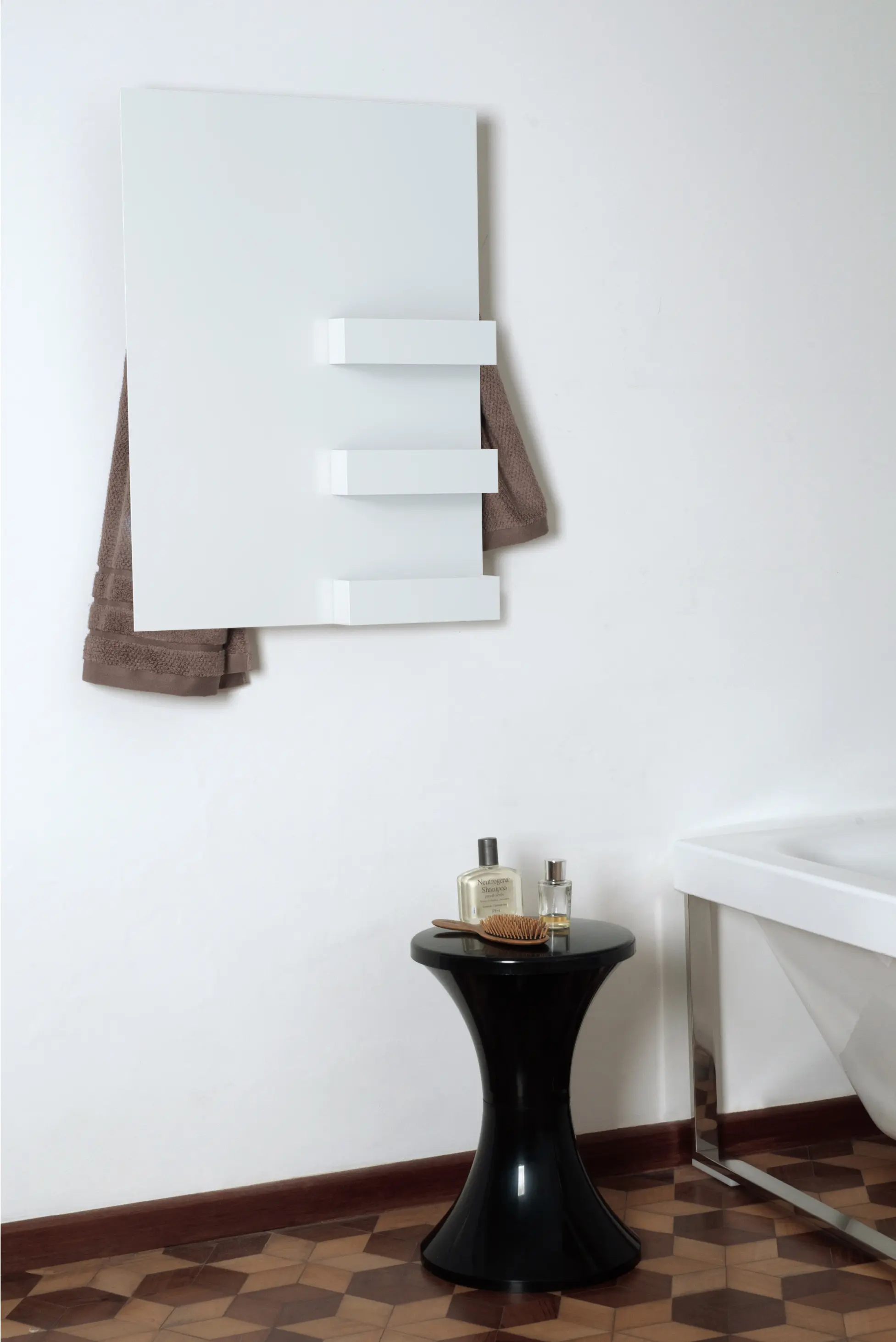 mg12 - Geometrici towel warmer rectangle & shelves