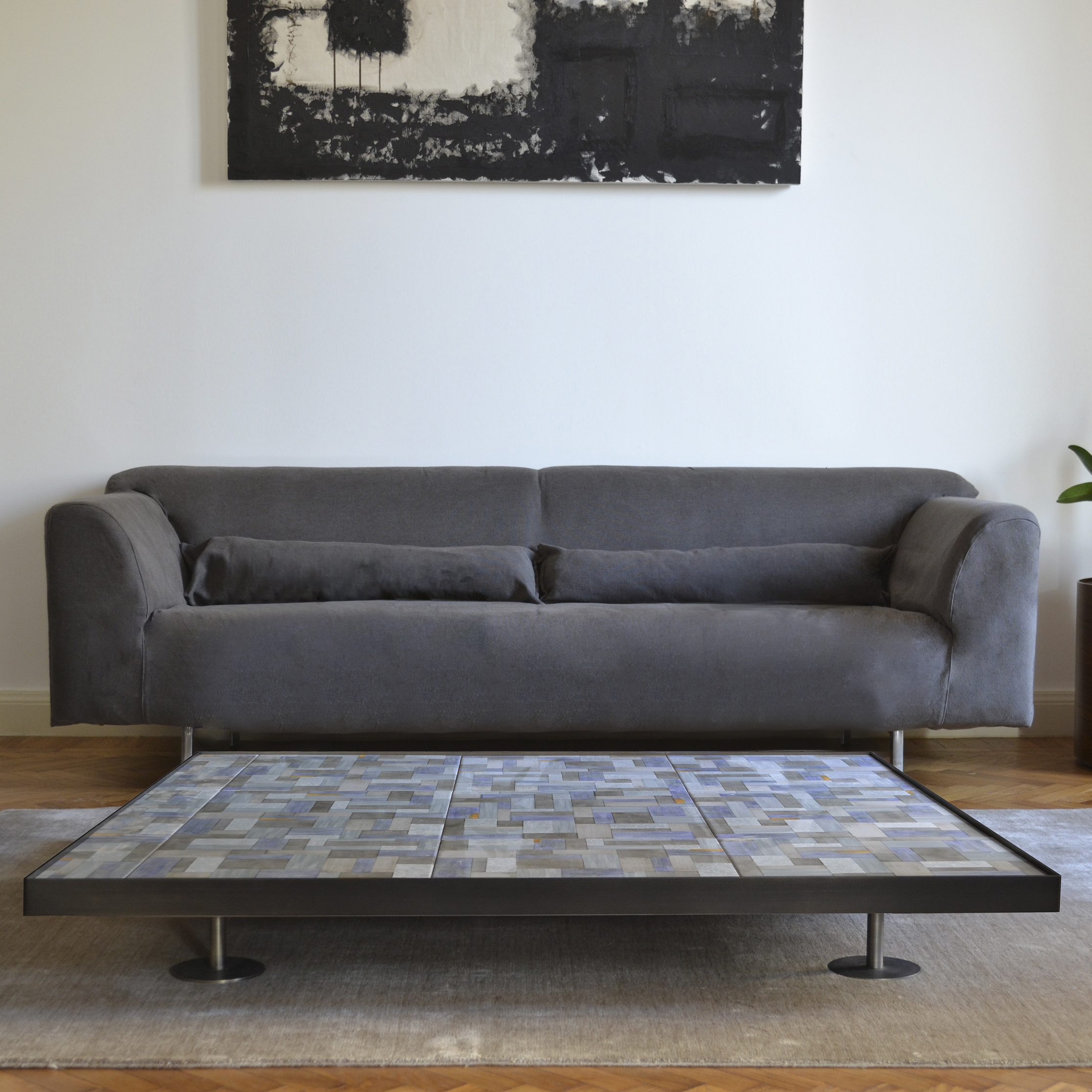 Sofia ceramic coffee table | wallpaper nebbia