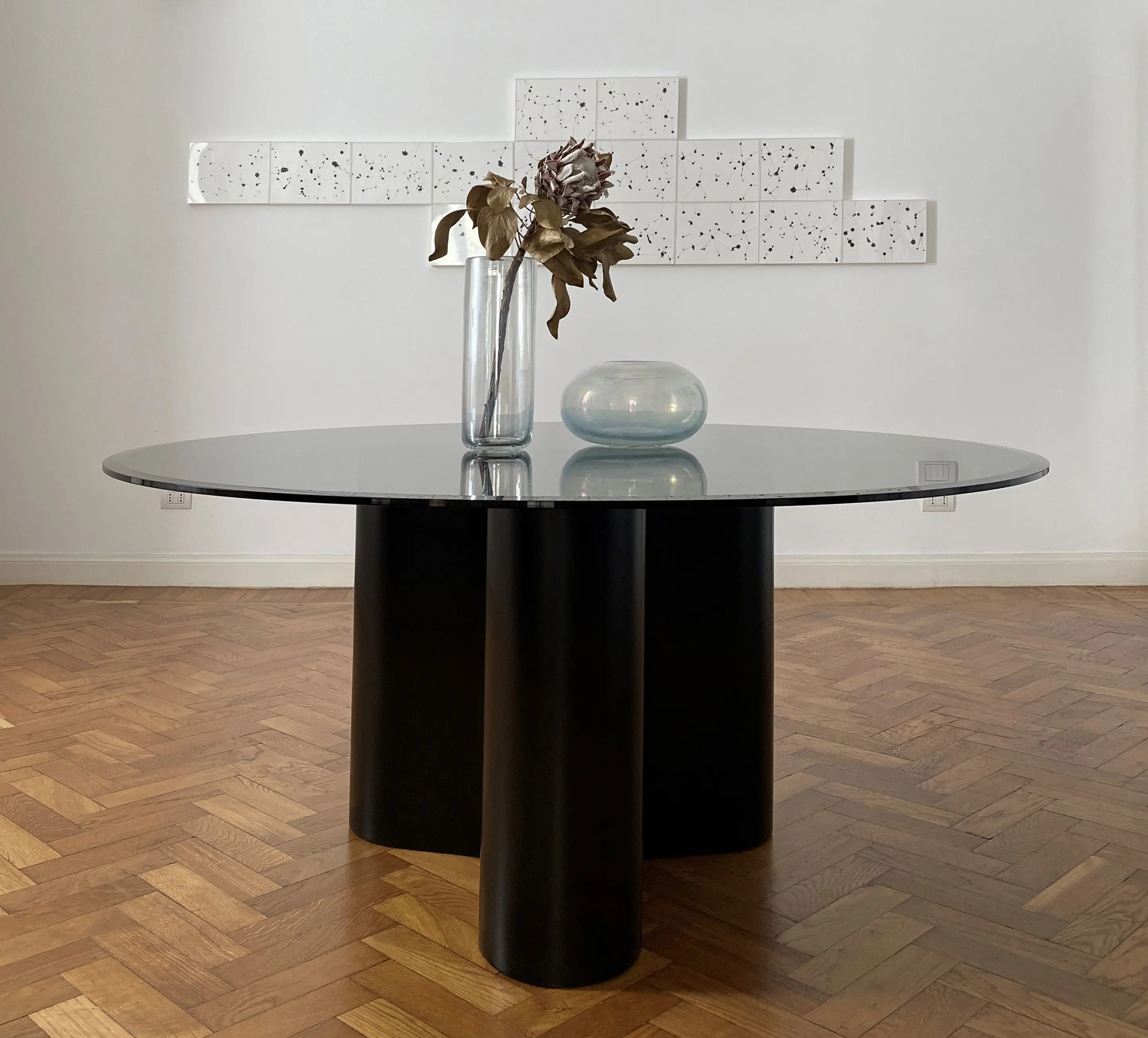 mg12 - Giorgia table lacquered version