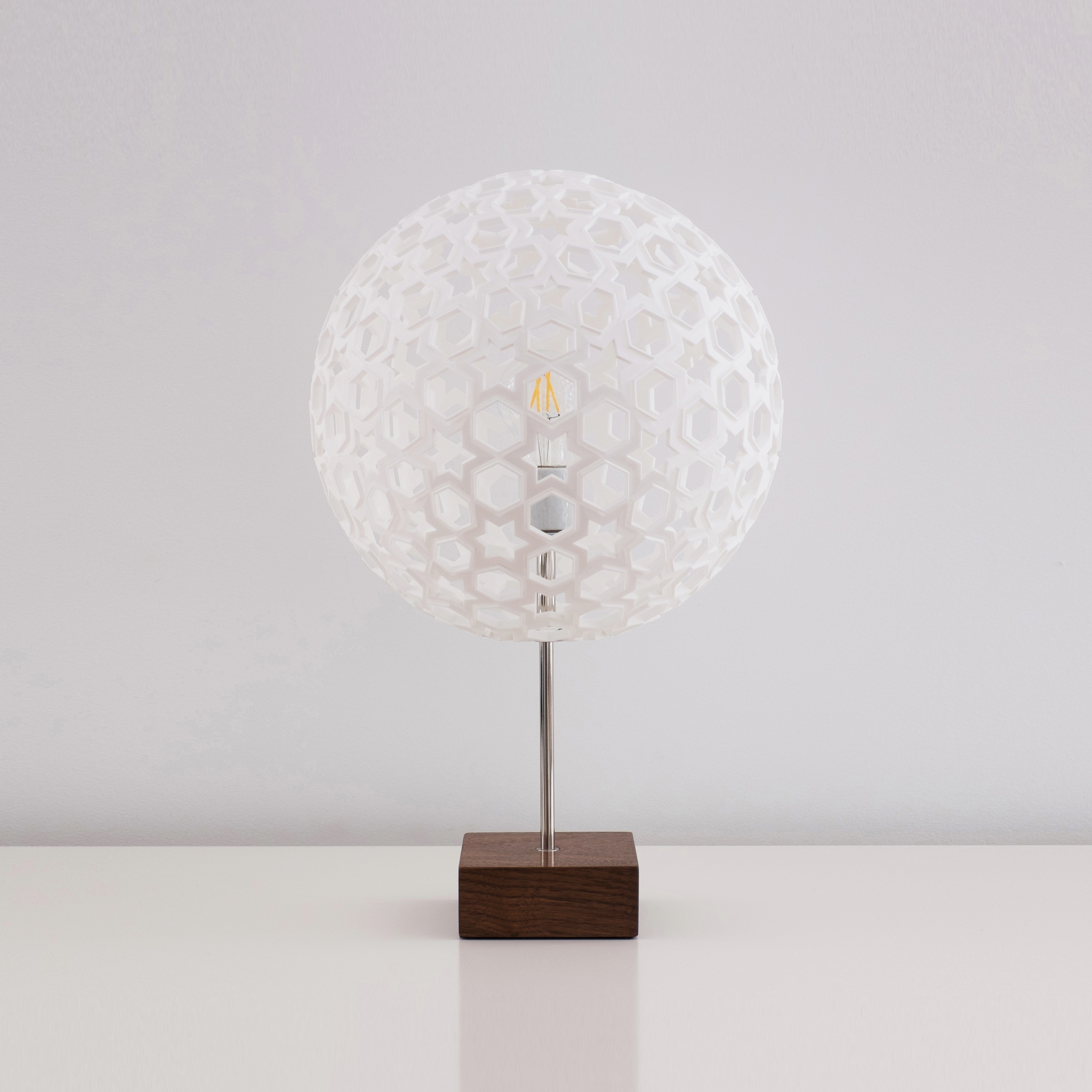 Afficher le produit Sidon Table Lamp du fabricant Robert Debbane
