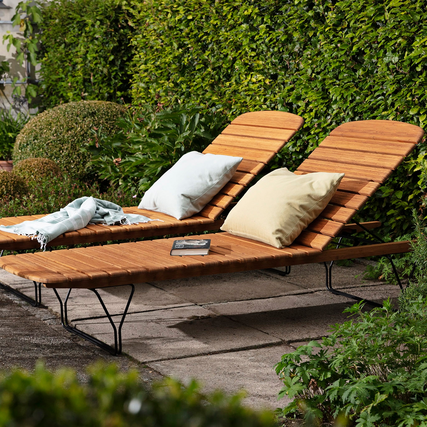 OUTDOOR
