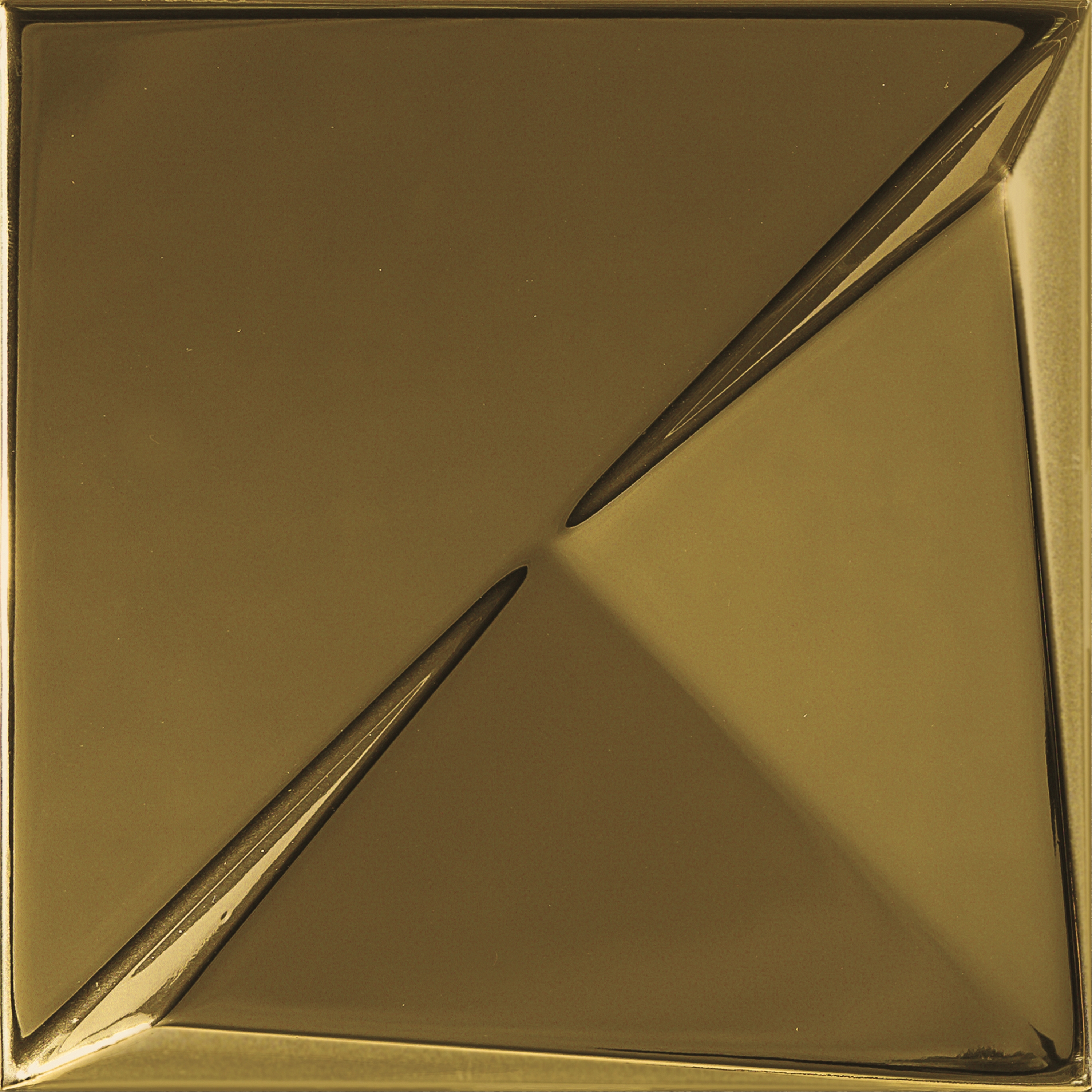 Aleatory gold gloss 3
