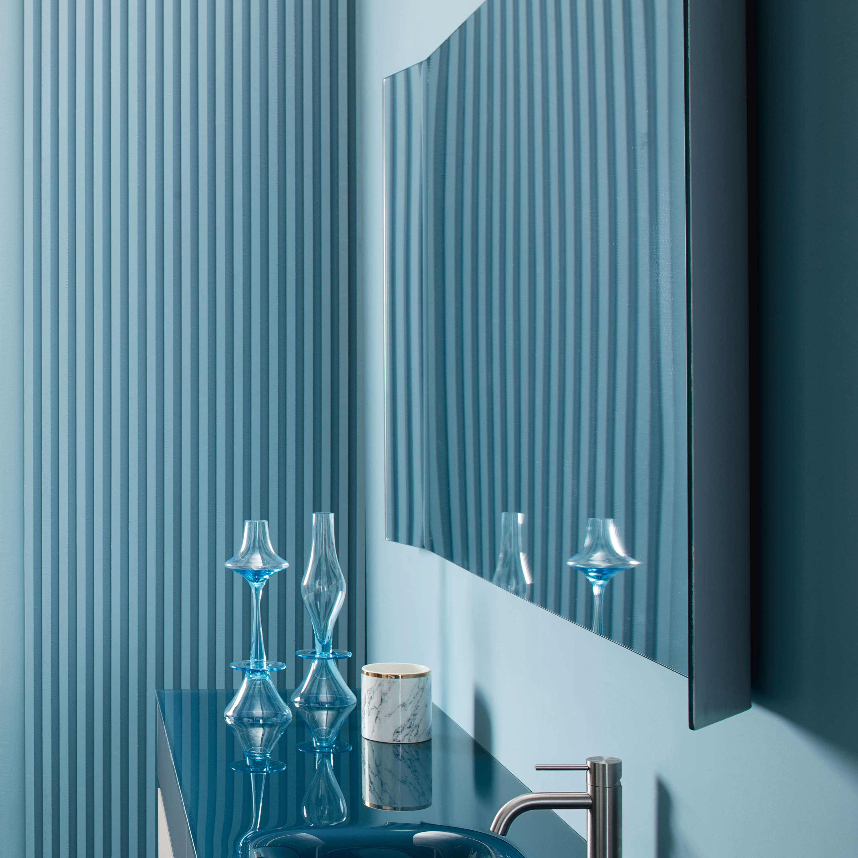 Mostrar el producto Mirror AL618 del fabricante Artelinea