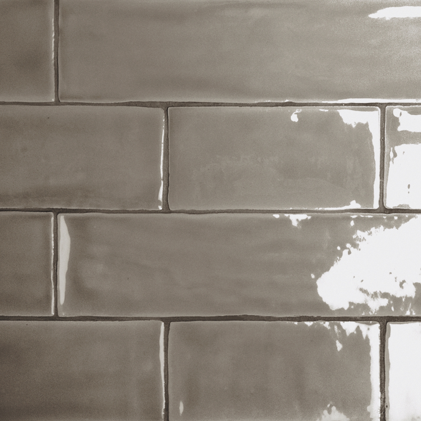 Afficher le produit Mayolica Taupe du fabricant LIVING CERAMICS