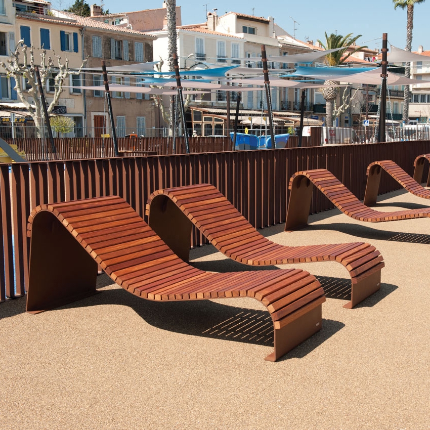 SUN LOUNGER