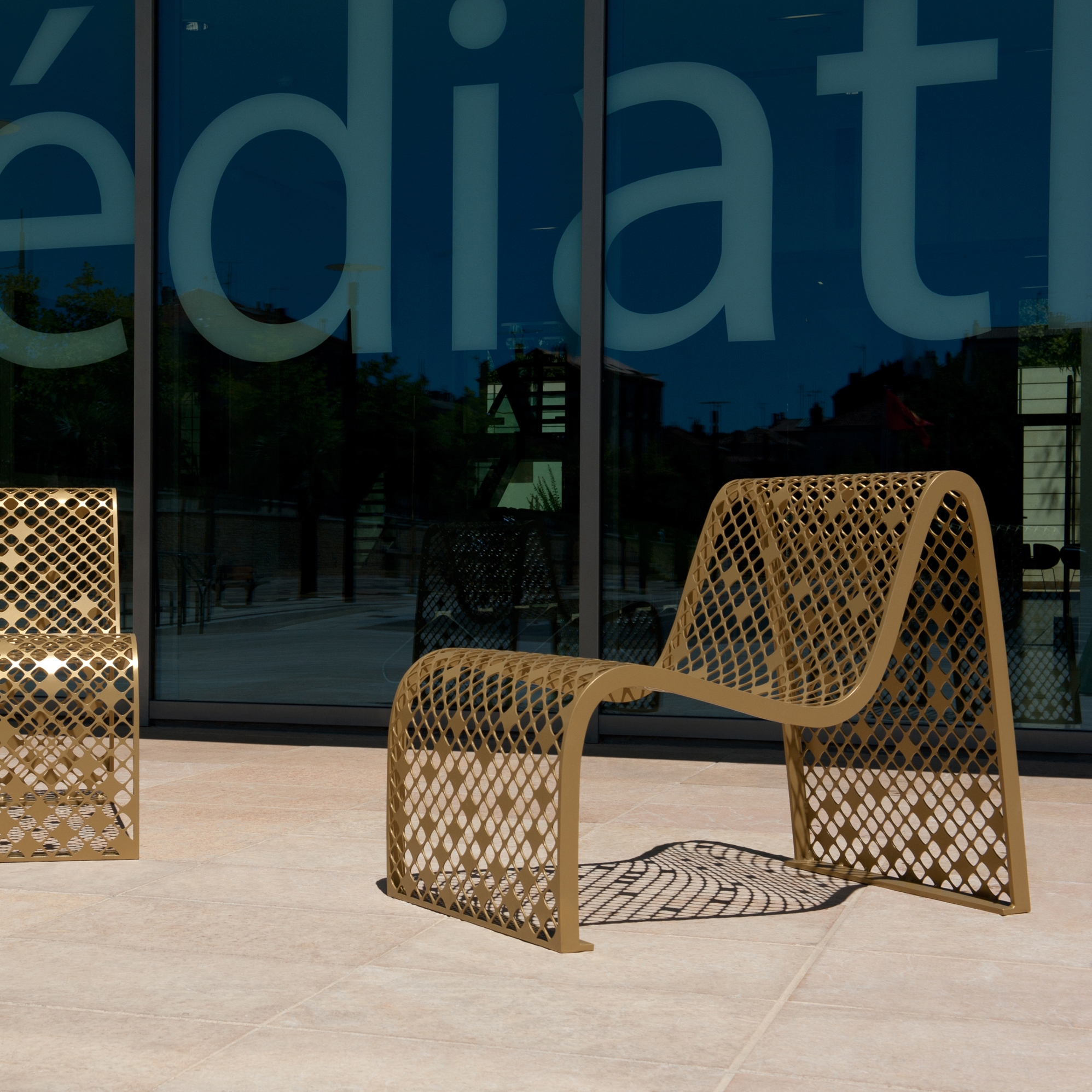ARMCHAIR & CHAIR
