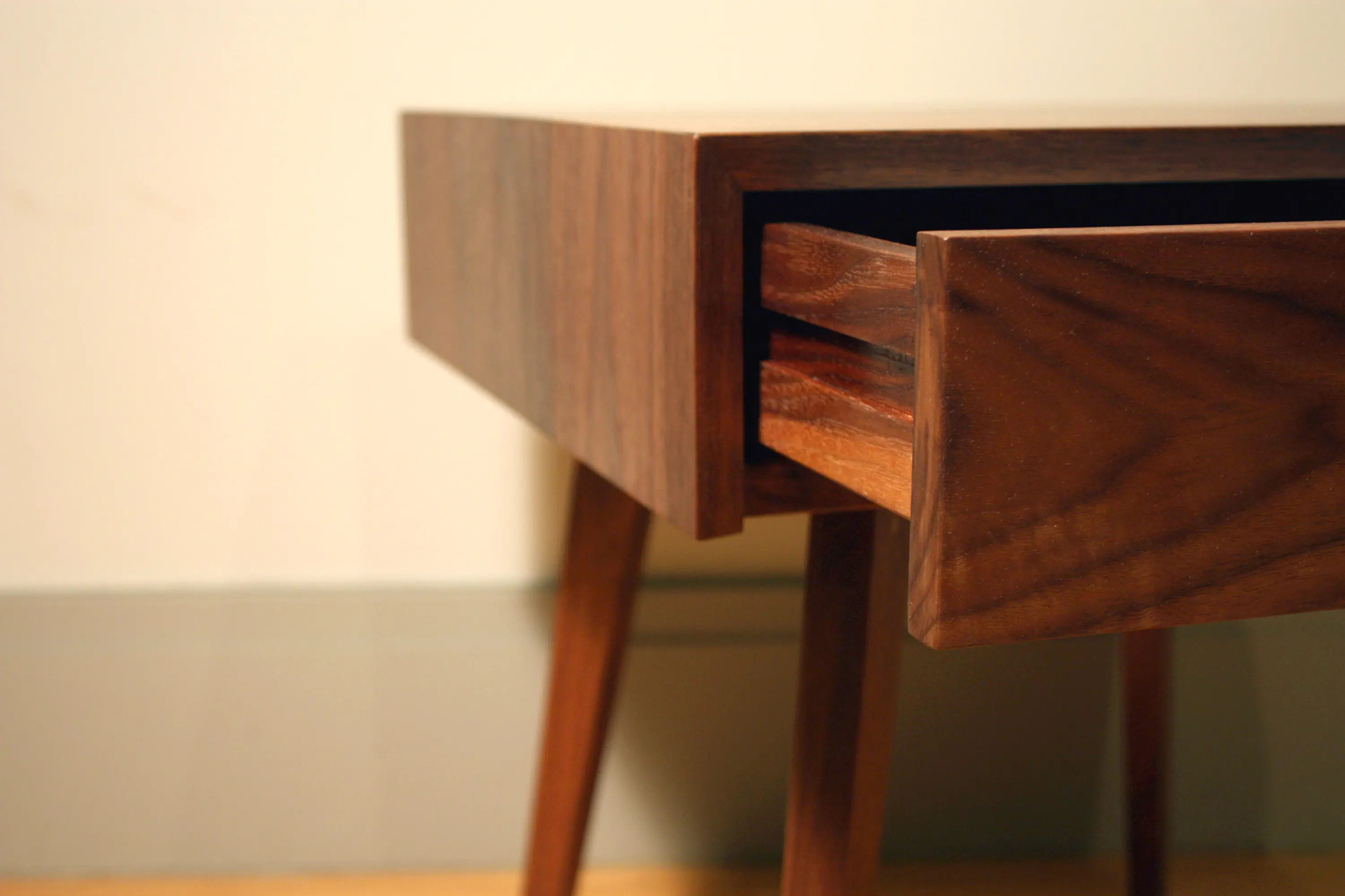 VOLK - Atlantic Side Table