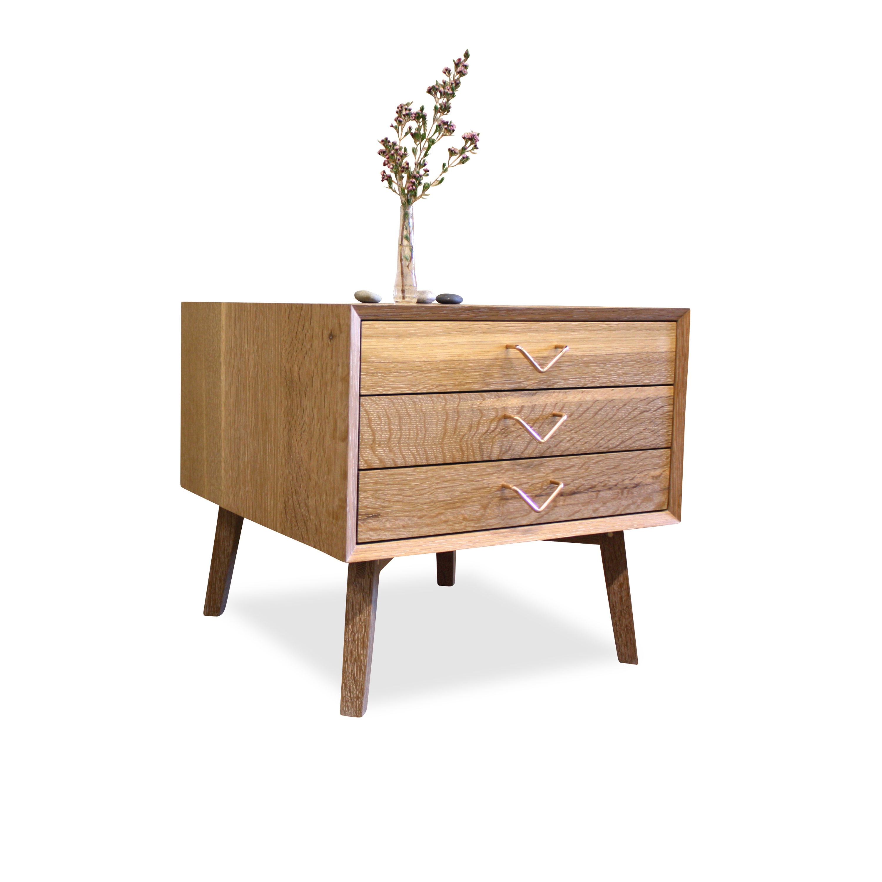 Produkt Atlantic Three Drawer Side Table des Herstellers VOLK anzeigen