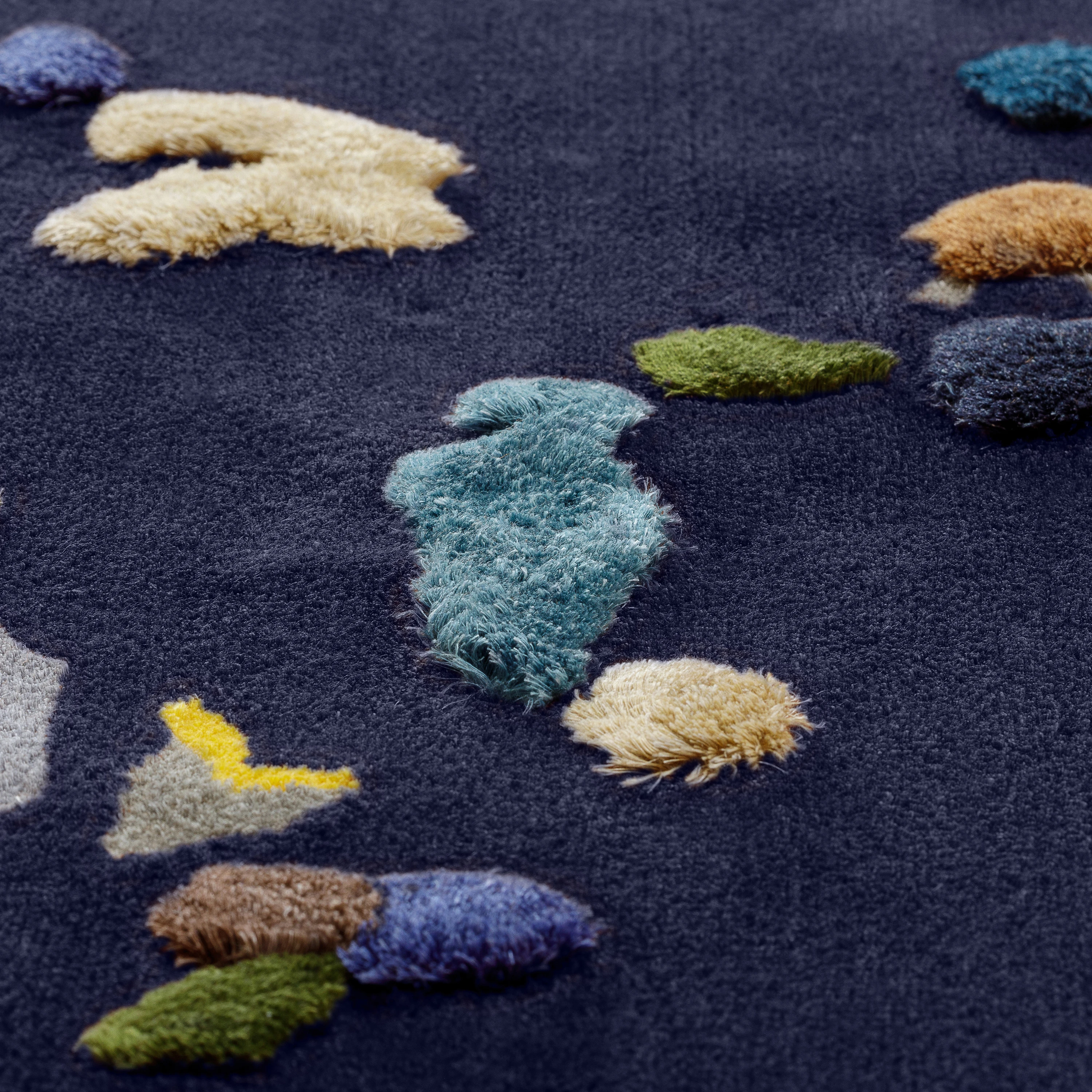 RUGS