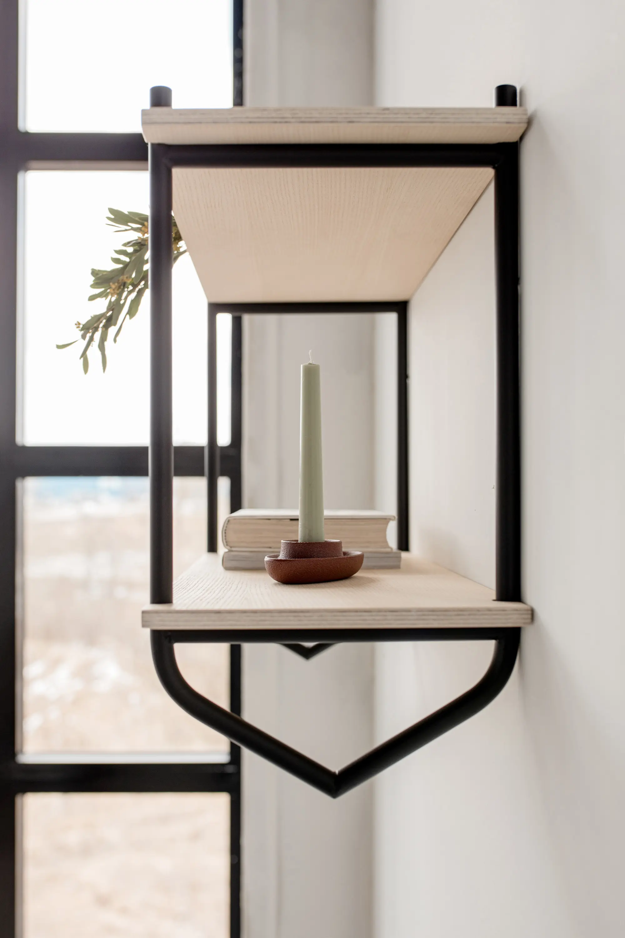EMKO PLACE - Dessus Wall Shelf, white frame
