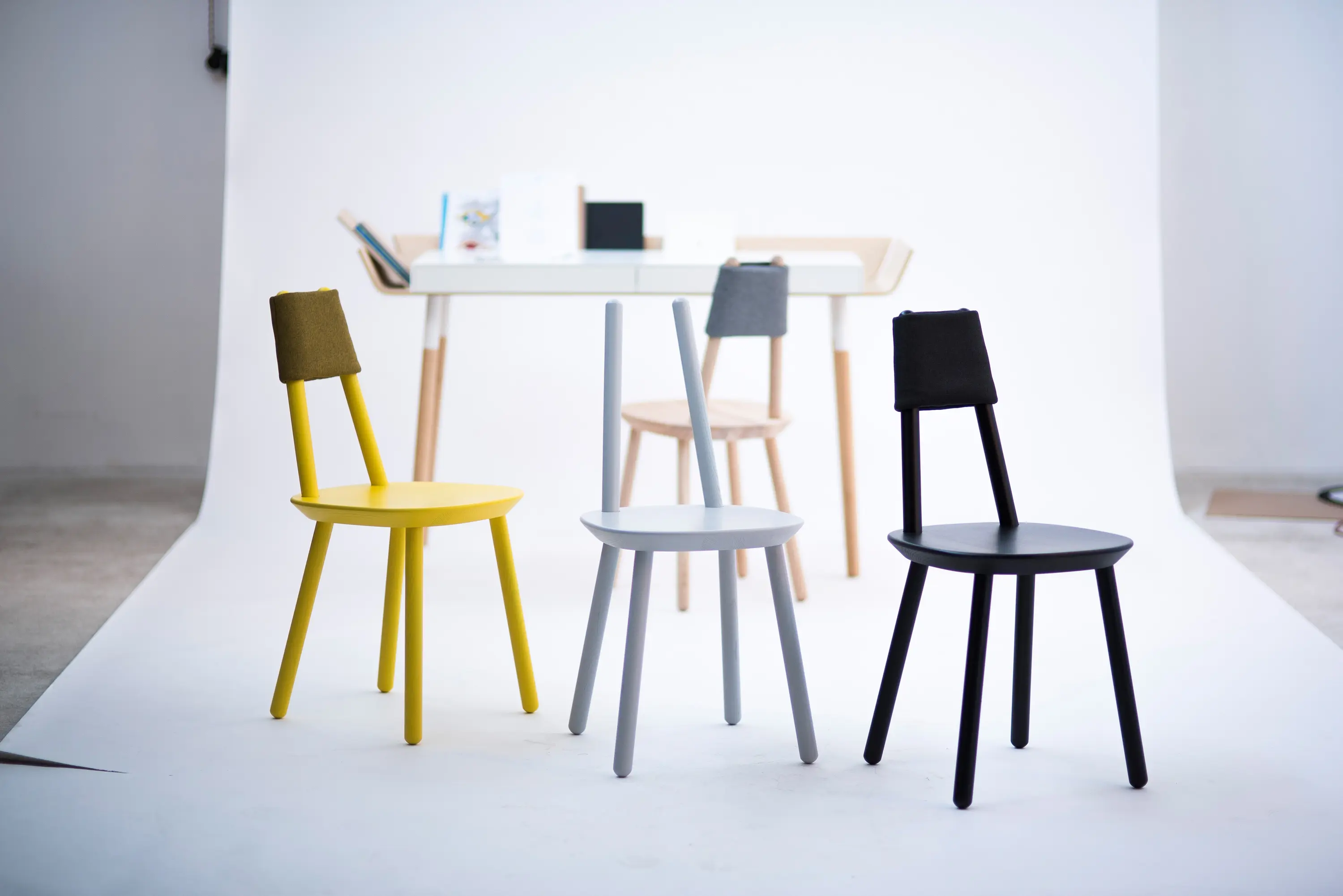 EMKO PLACE - Naïve Pouf D720, Lambada black leather