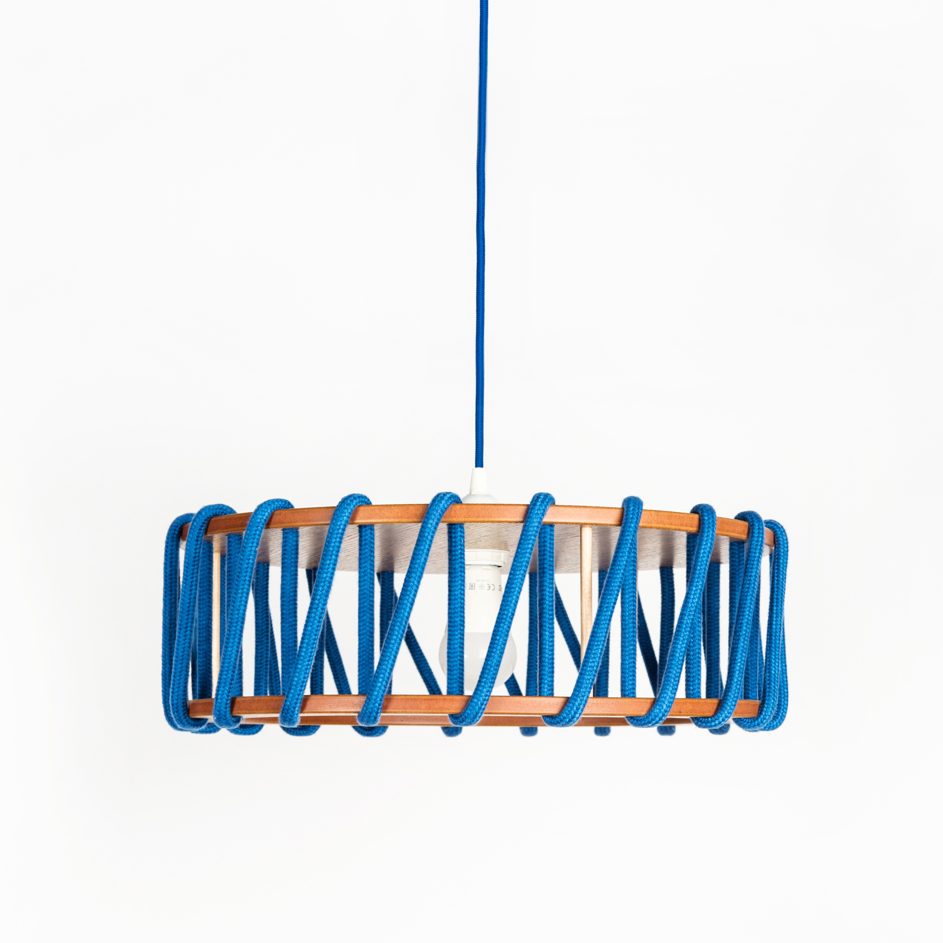 Mostra il prodotto Macaron Pendant Lamp, blue del produttore EMKO PLACE