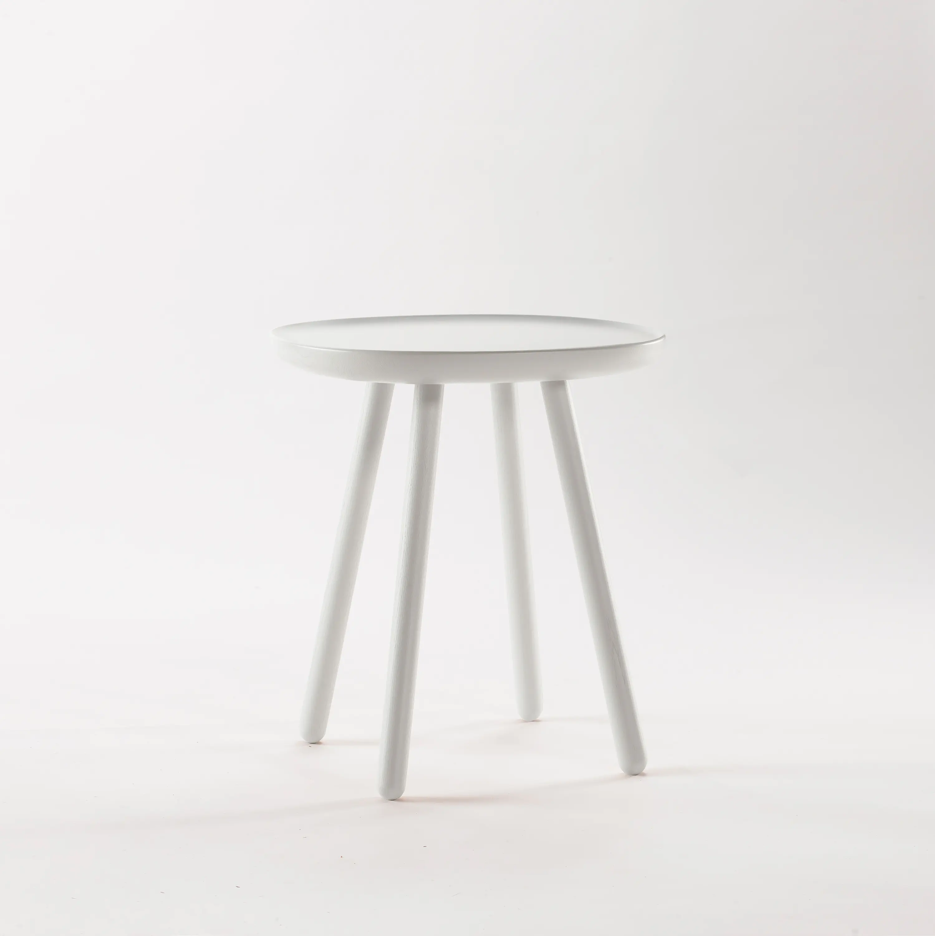 EMKO PLACE - Naïve Side Table, white