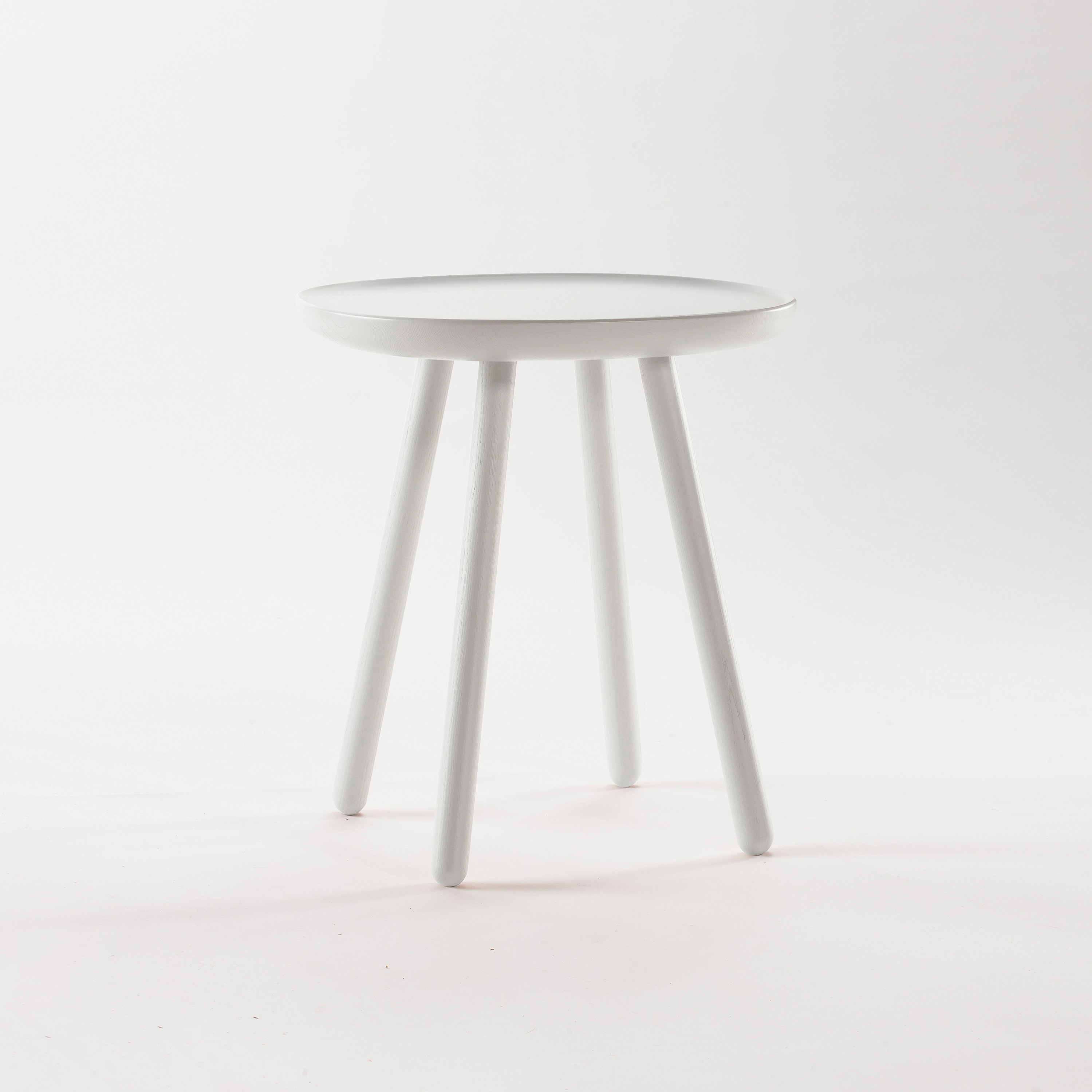 Mostra il prodotto Naïve Side Table, white del produttore EMKO PLACE