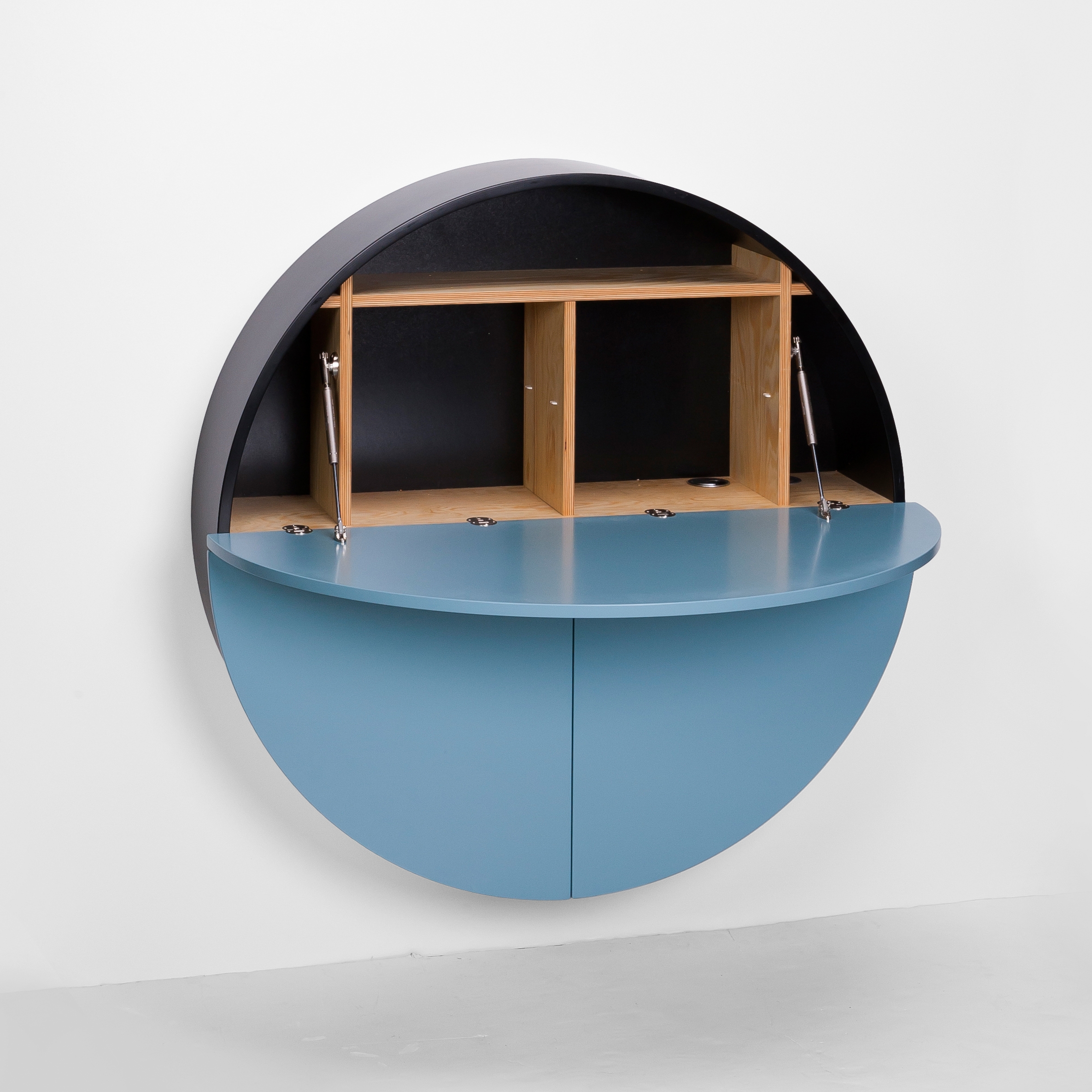 Mostra il prodotto Pill Multifunctional cabinet, black-blue del produttore EMKO PLACE