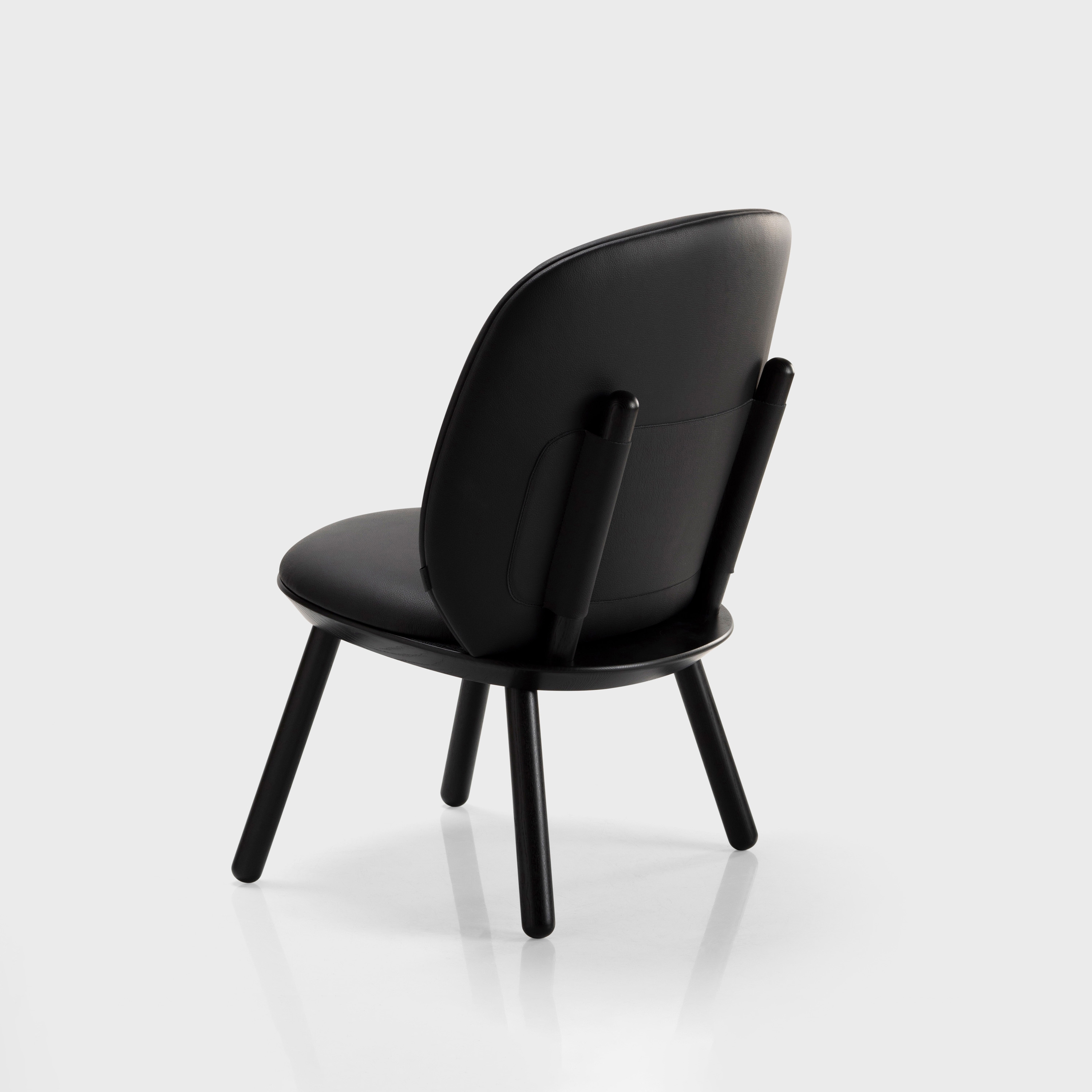 Naïve Low Chair, black painted ash frame, Lambada black leather