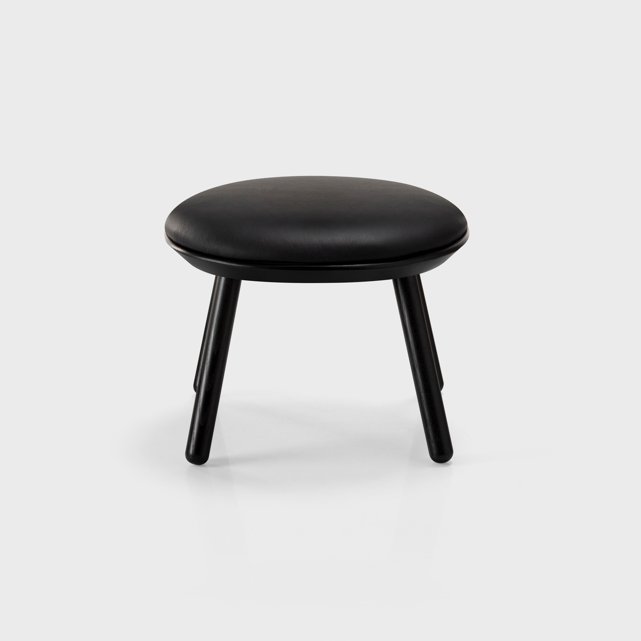 Naïve Ottoman, black painted ash frame, Lambada black leather