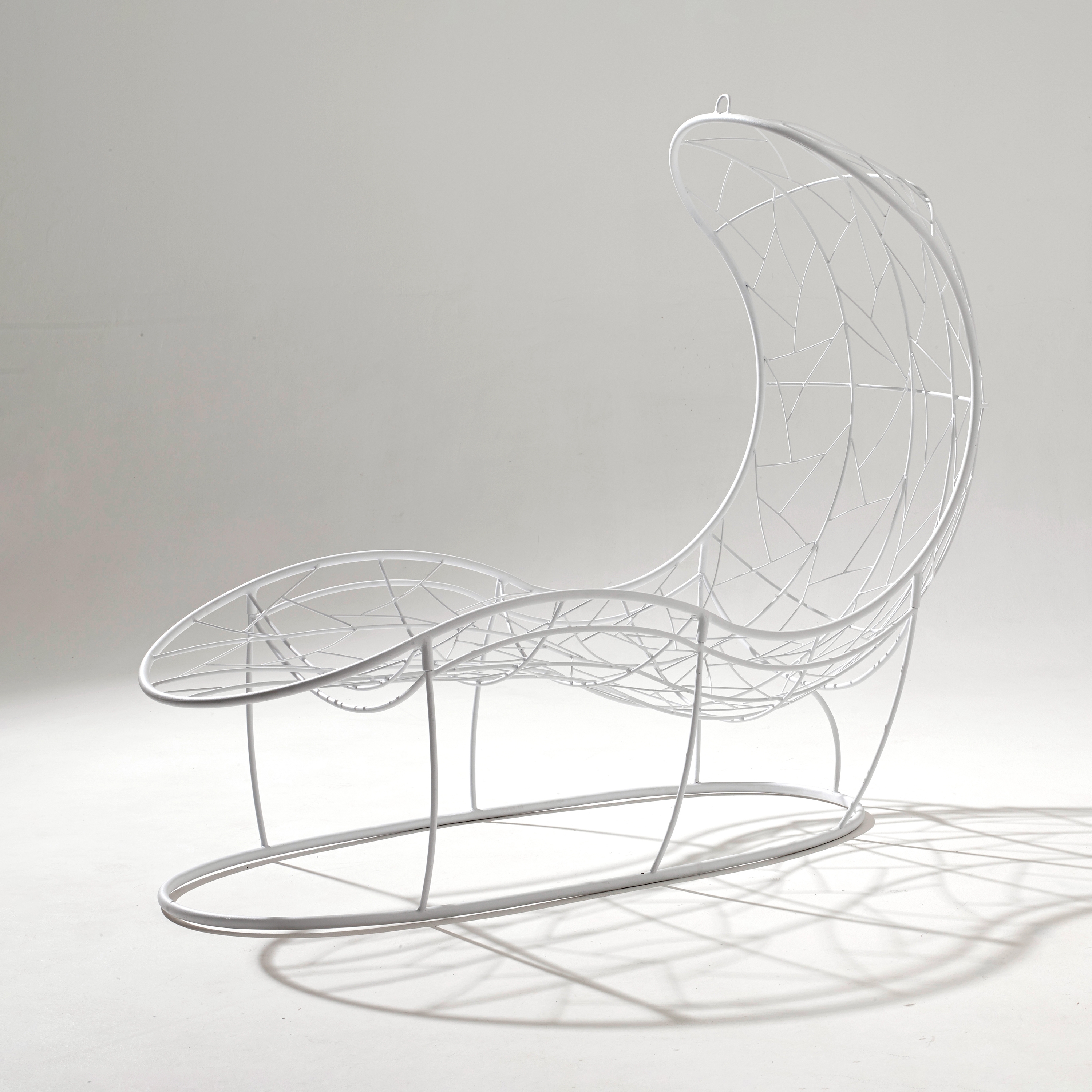 Display product Recliner Daybed on Base stand 1 from manufacturer Studio Stirling