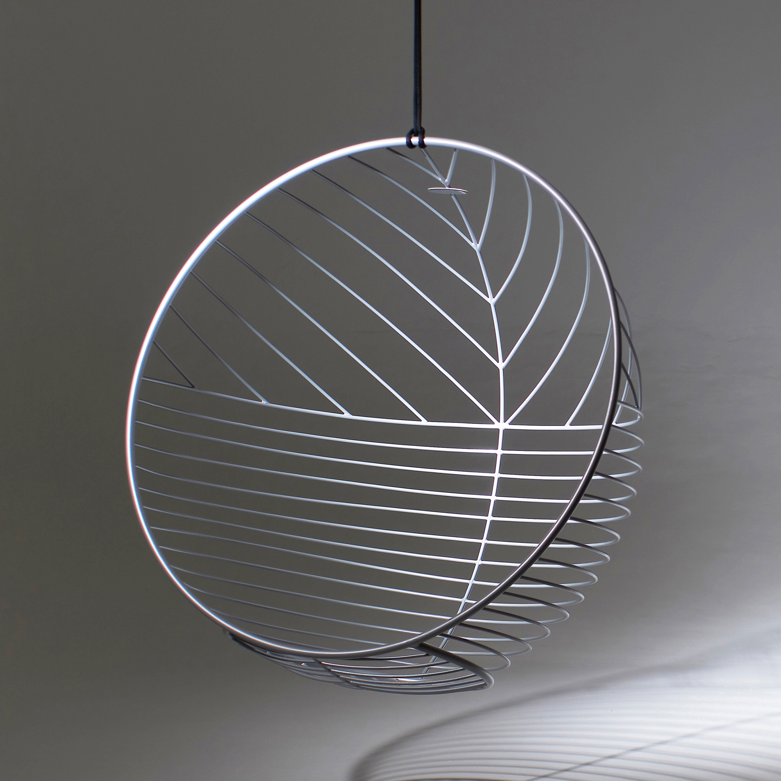 Mostra il prodotto Bubble Hanging Chair Swing Seat - Star Pattern (White) del produttore Studio Stirling