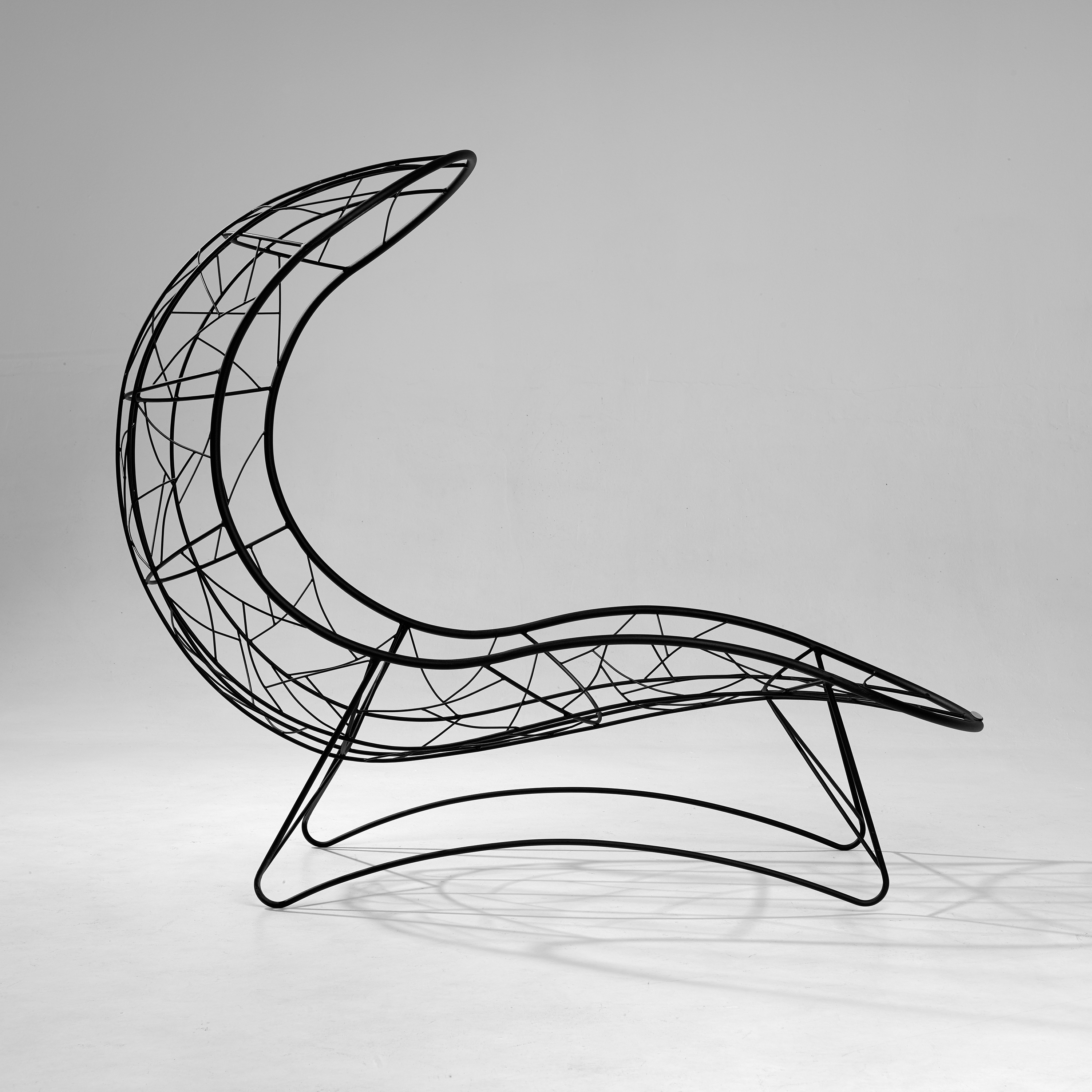 Display product Recliner Daybed on Base stand 2 from manufacturer Studio Stirling
