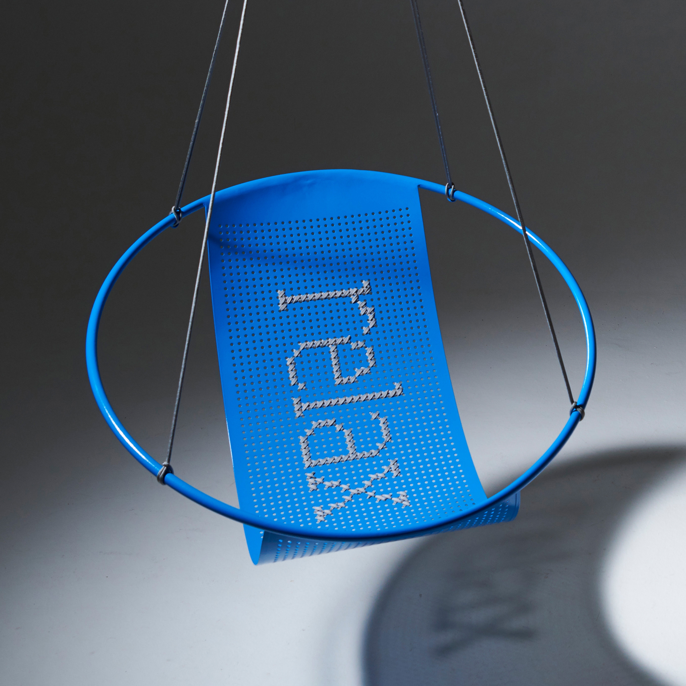 Mostra il prodotto Embroidery Hanging Chair Swing Seat Grey WORDS del produttore Studio Stirling