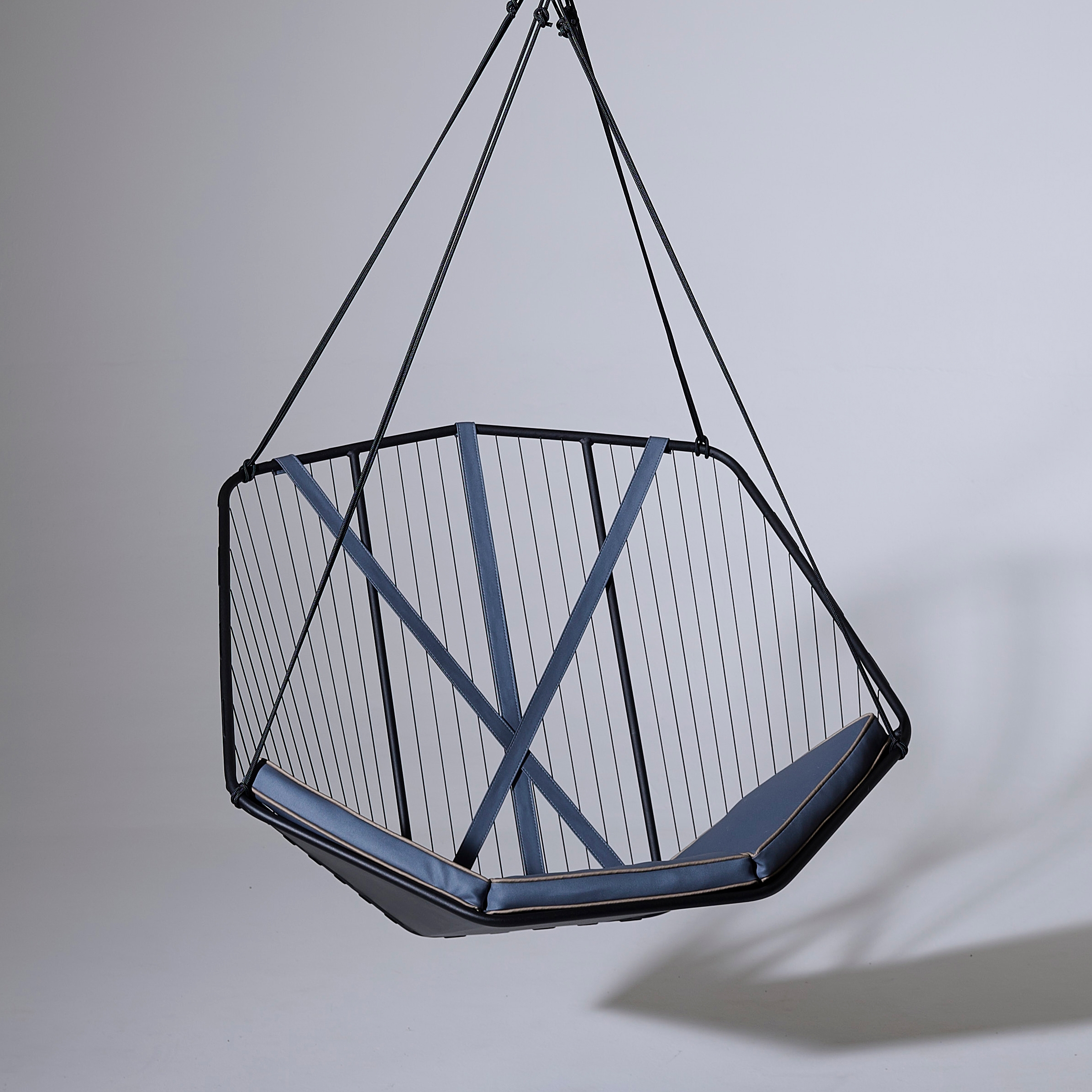 Angle7 Outdoor Hanging Chair