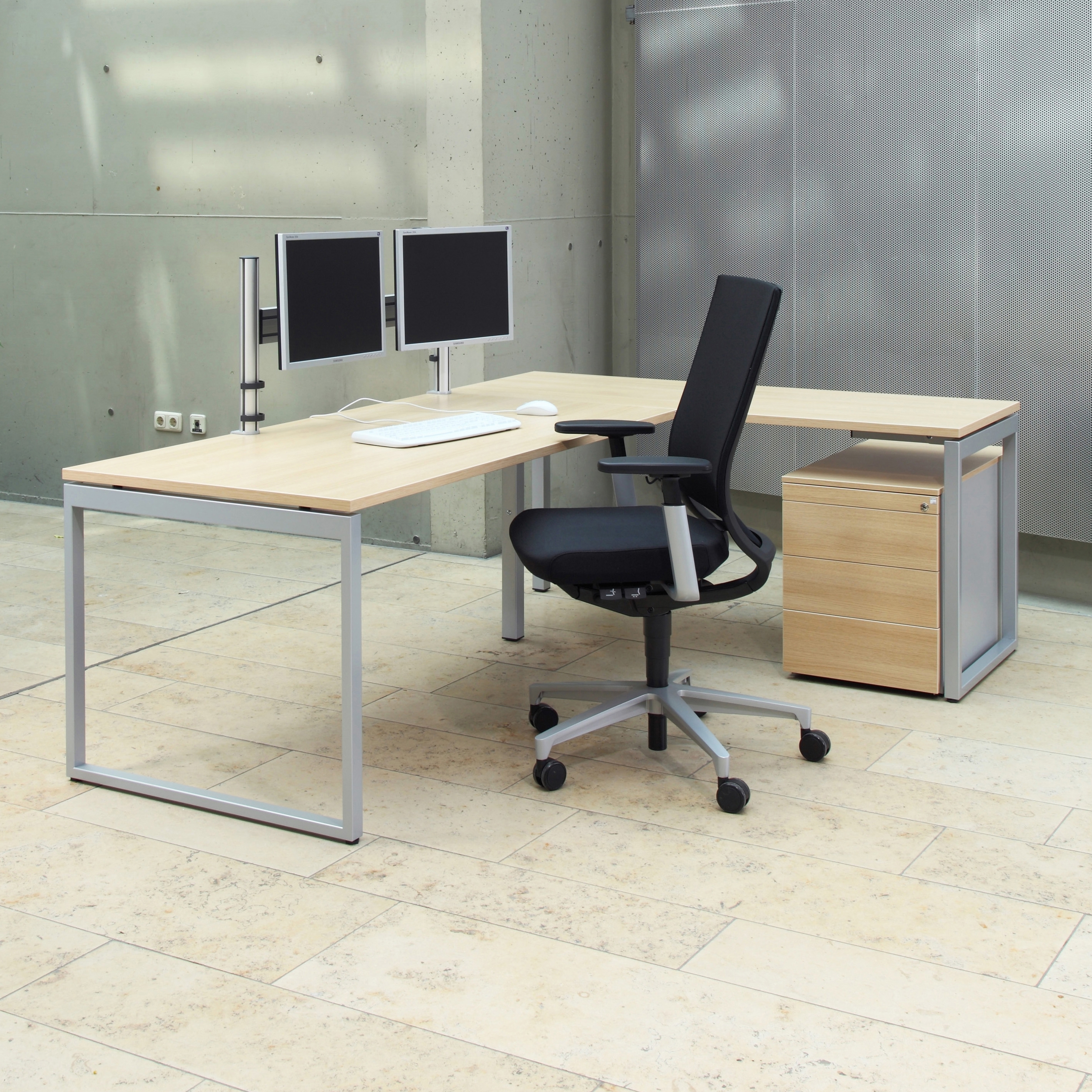 DESK SYSTEMS