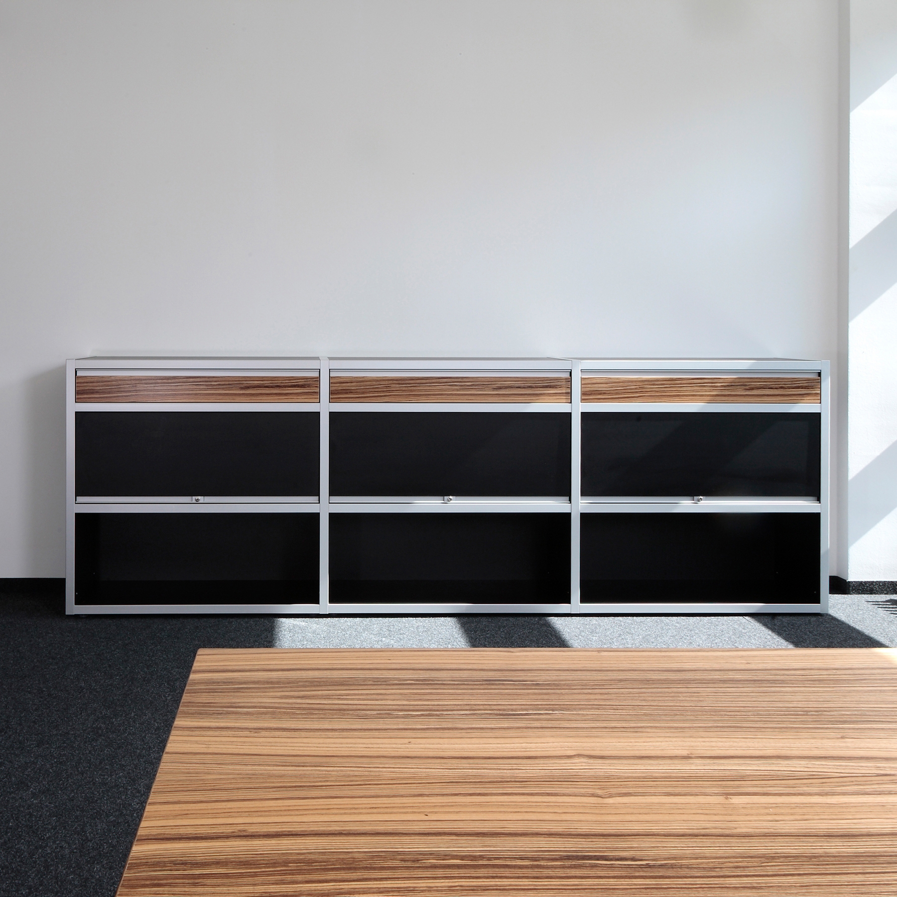 Display product archiva 2 from manufacturer gumpo
