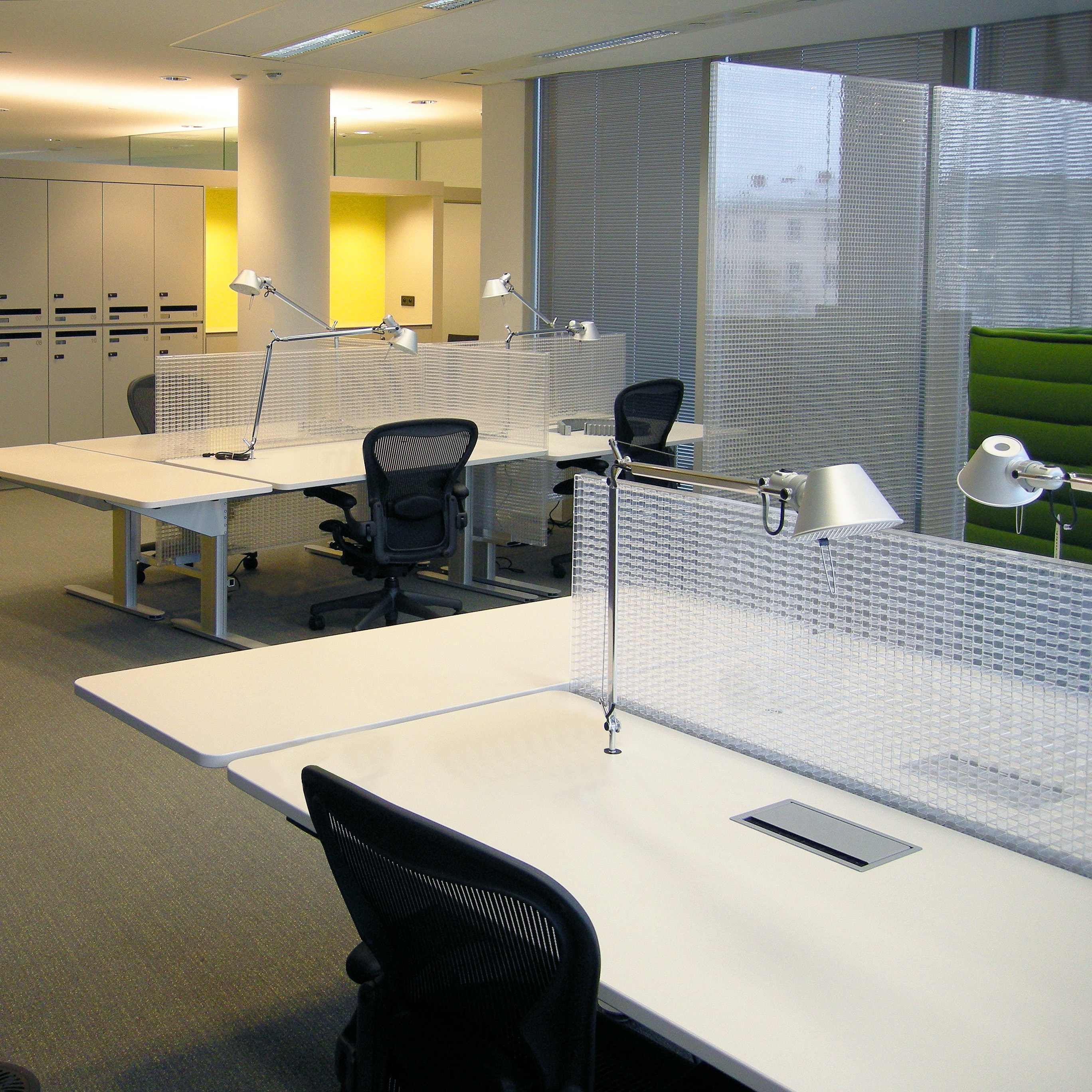 Display product contec plus from manufacturer gumpo