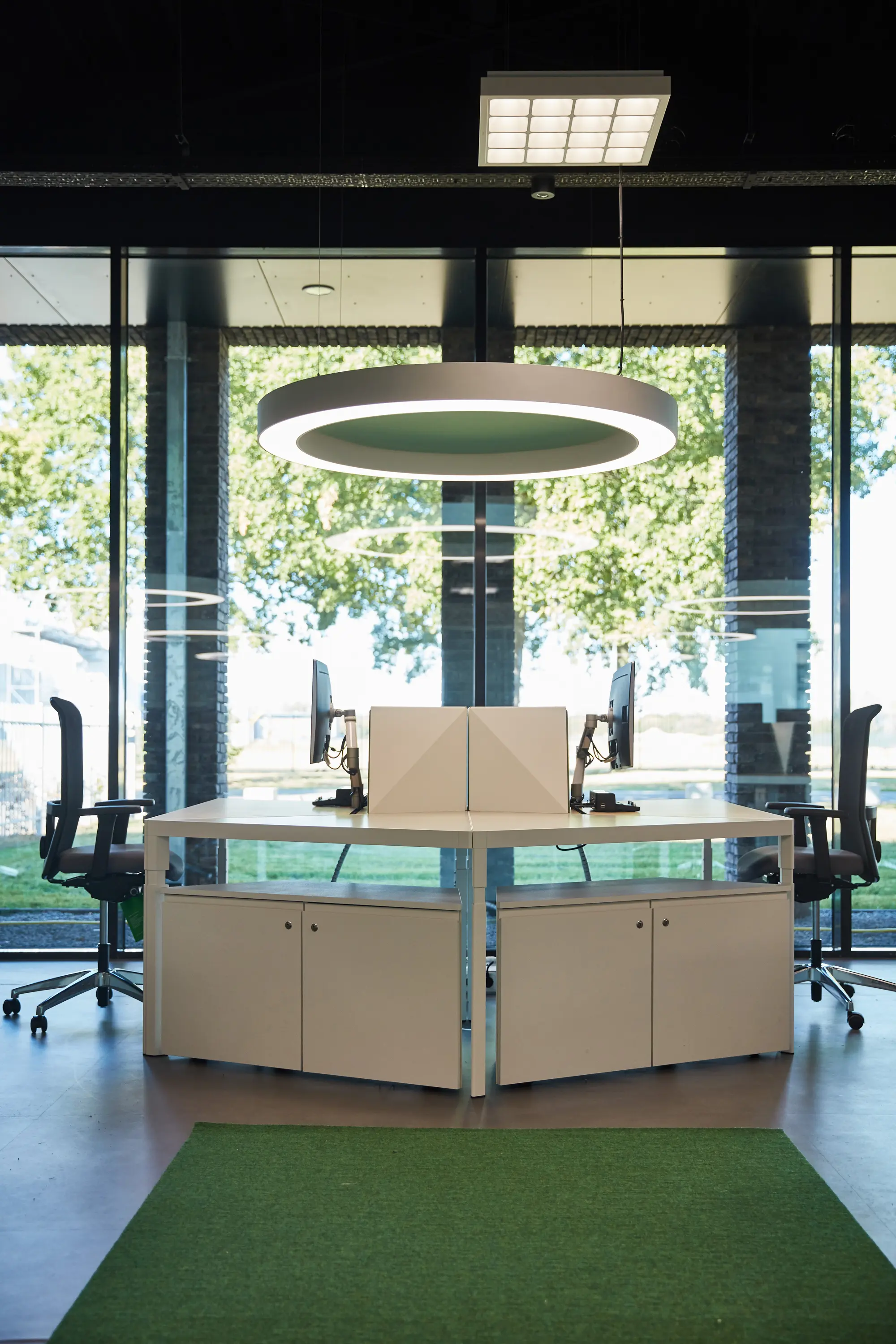 Lande - Trigon Workplace System